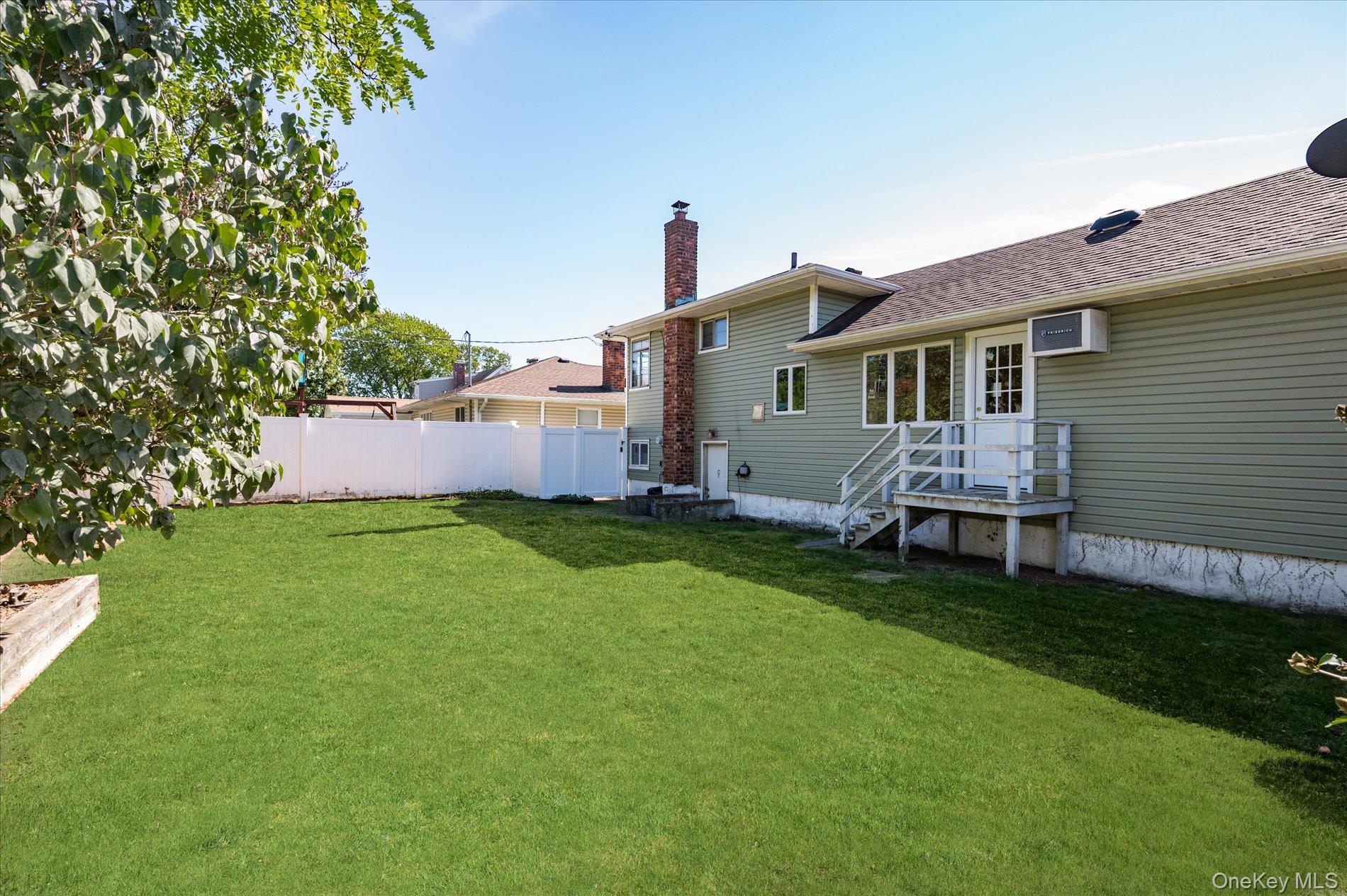 #18 photo, 4057 Eve Drive, מחוז נסאו Seaford , NY 11783