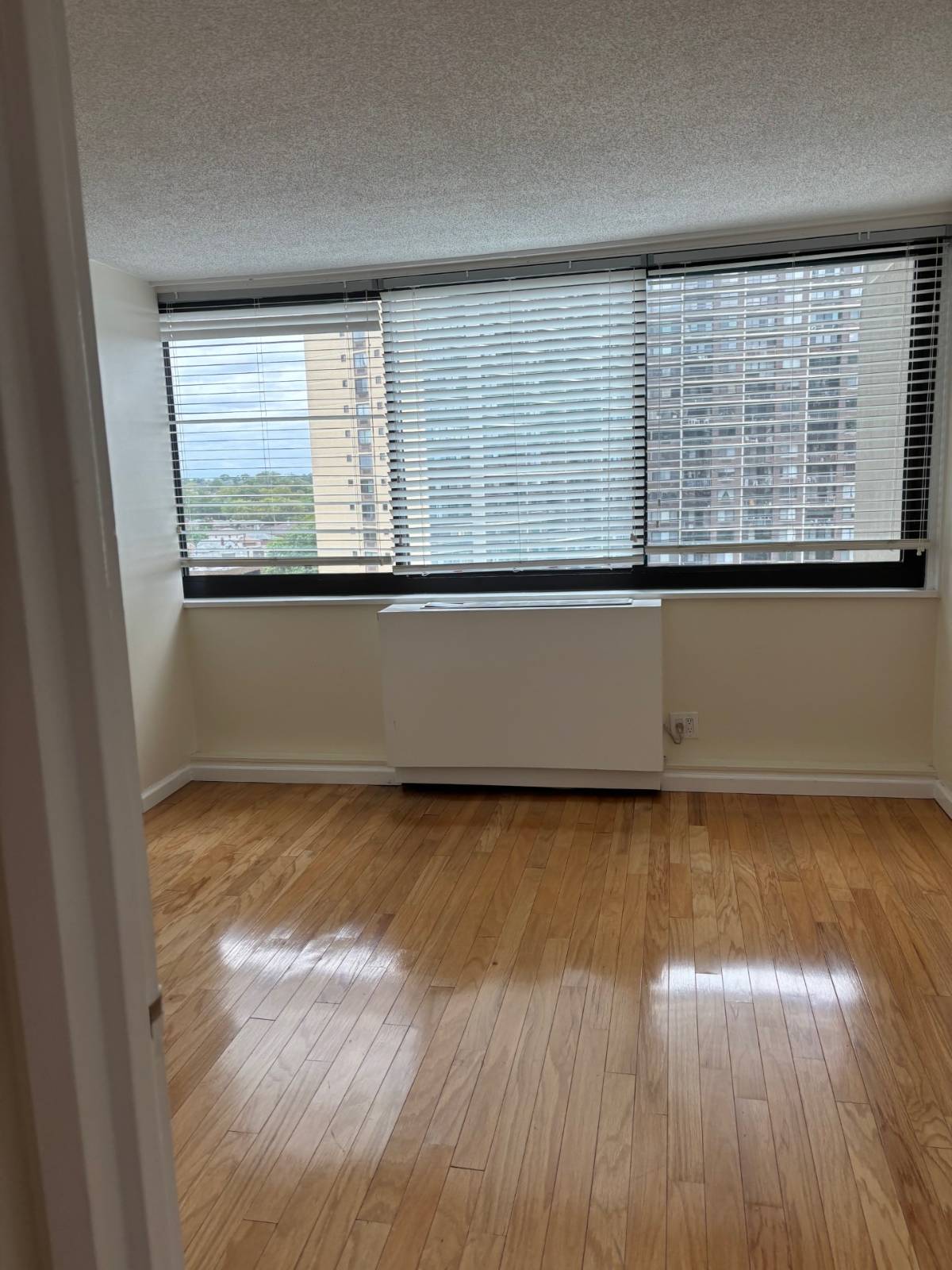 #4 photo, 2 Bay Club Dr, クイーンズ区 Bayside , NY 11360