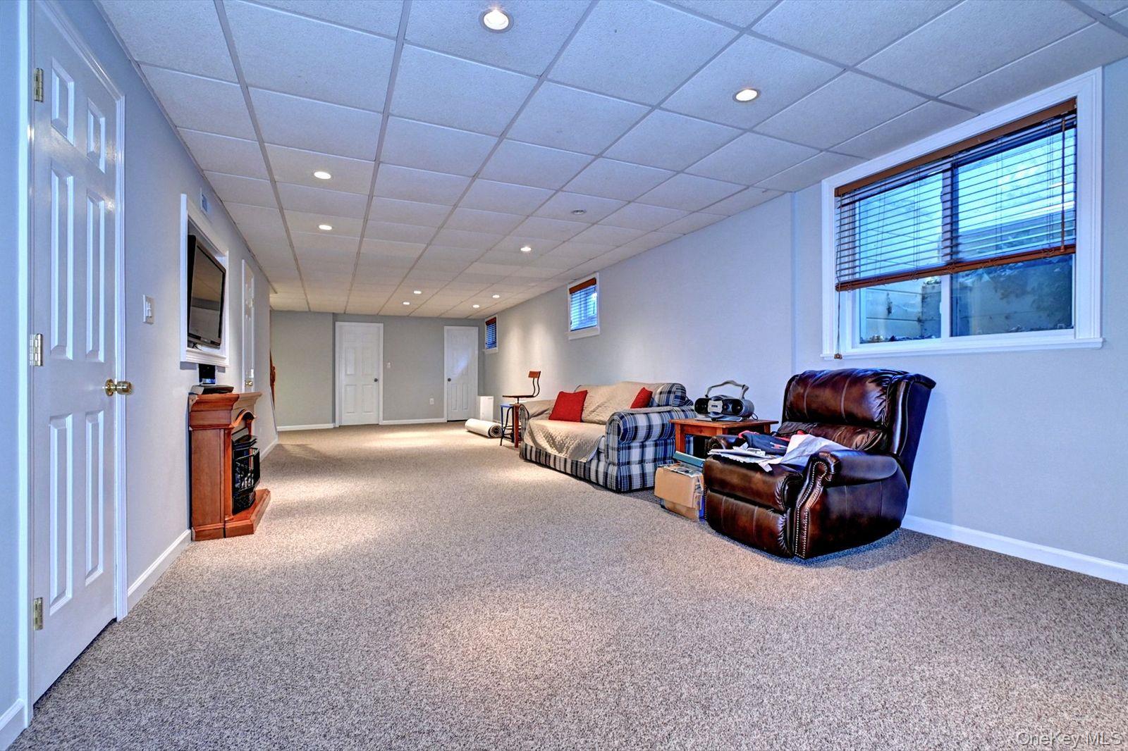 #26 photo, 410 Mystic Way, Bay Shore , NY 11706