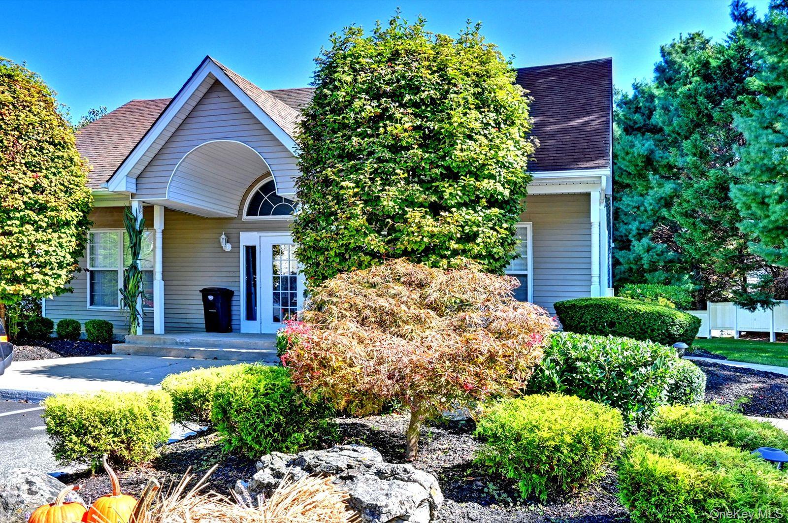 #33 photo, 410 Mystic Way, Bay Shore , NY 11706