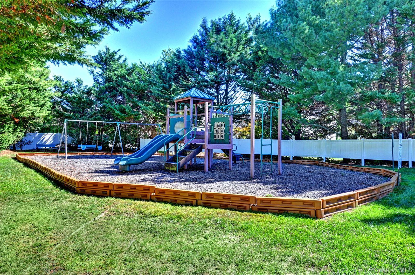 #34 photo, 410 Mystic Way, Bay Shore , NY 11706