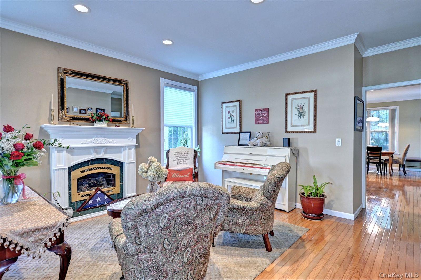 #6 photo, 410 Mystic Way, Bay Shore , NY 11706