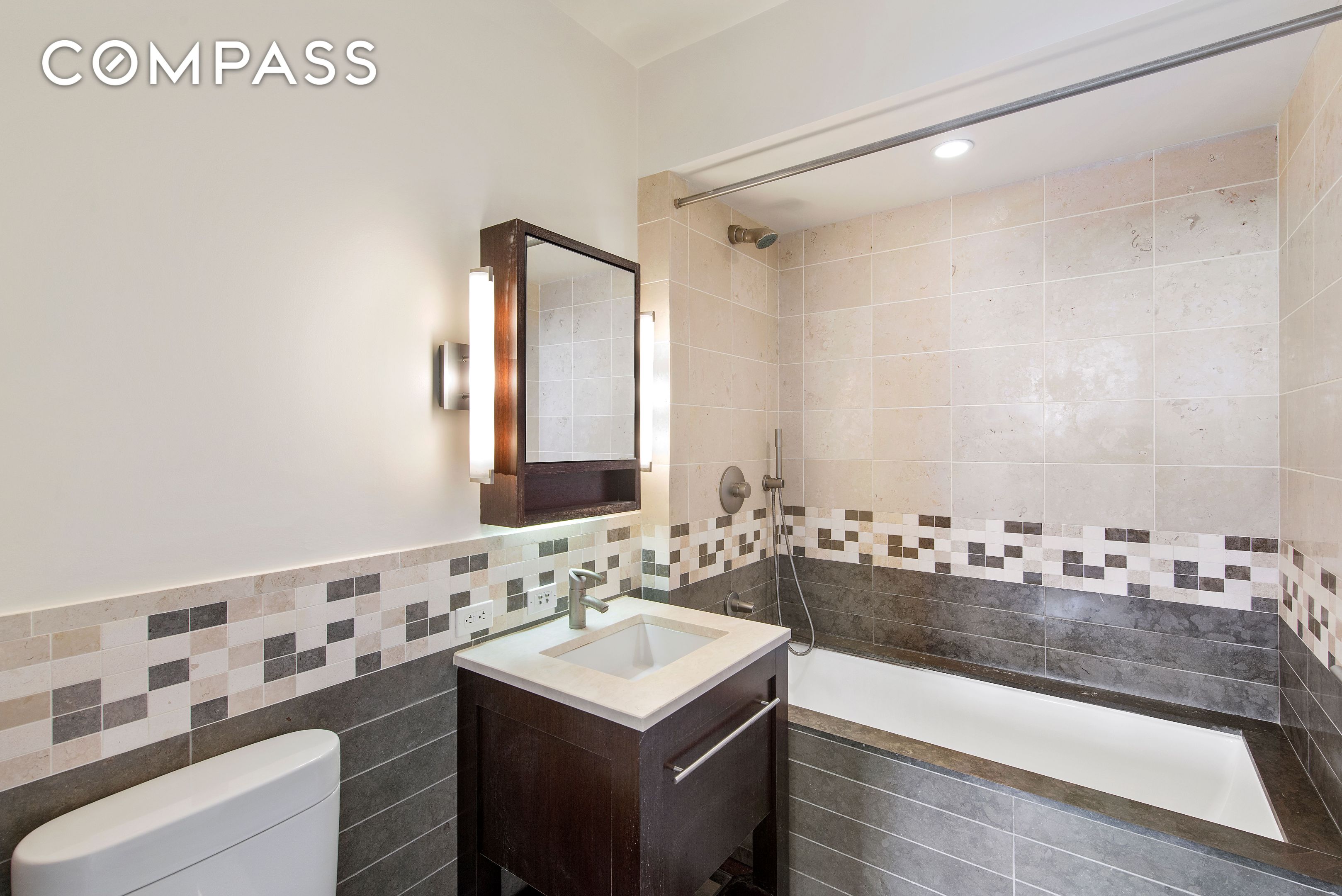 #8 photo, 101 W 24th Street, マンハッタン Chelsea , NY 10011