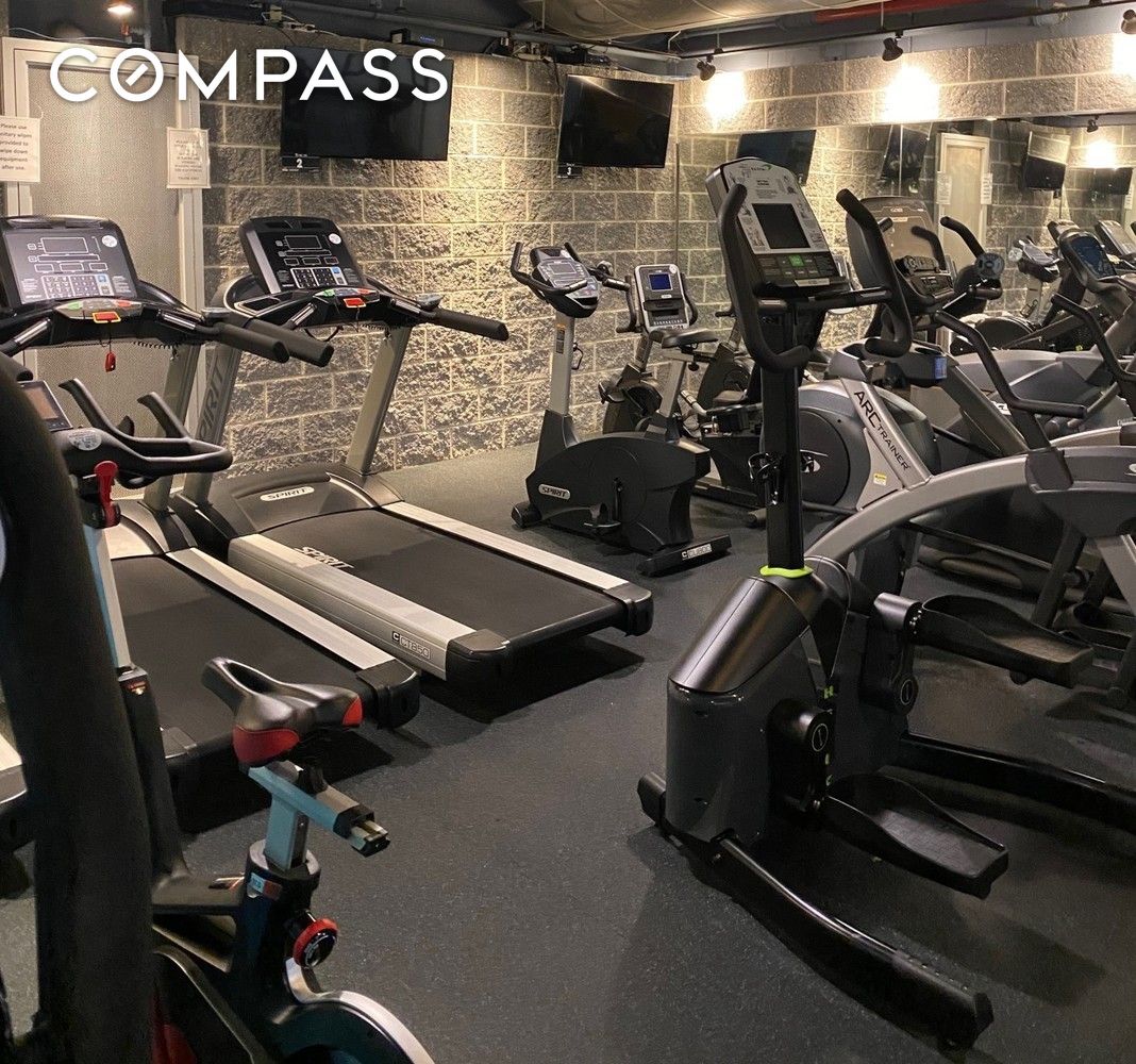 #13 photo, 201 W 70th Street, Upper West Side , NY 10023