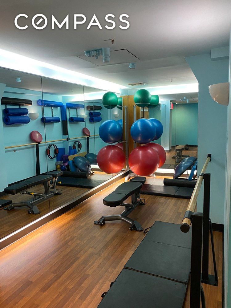 #14 photo, 201 W 70th Street, Upper West Side , NY 10023