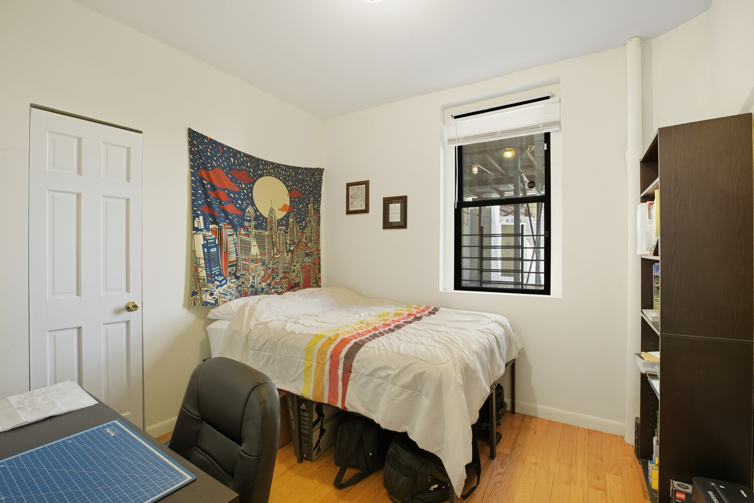 #4 photo, 21-05 33RD Street, Ditmars Steinway , NY 11105