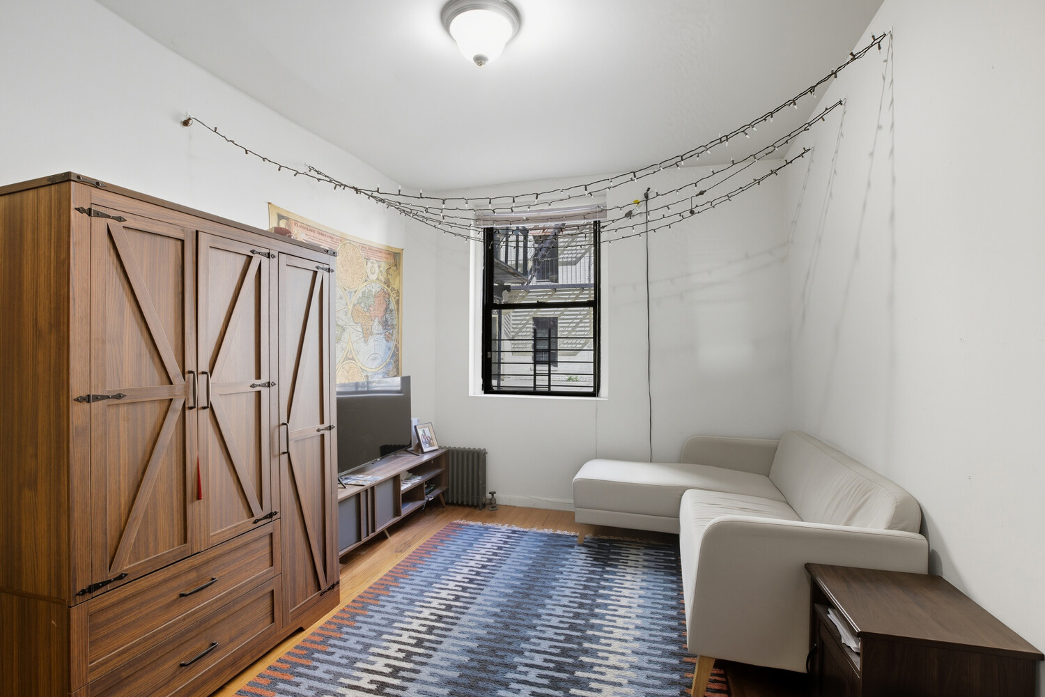 #5 photo, 21-05 33RD Street, Ditmars Steinway , NY 11105