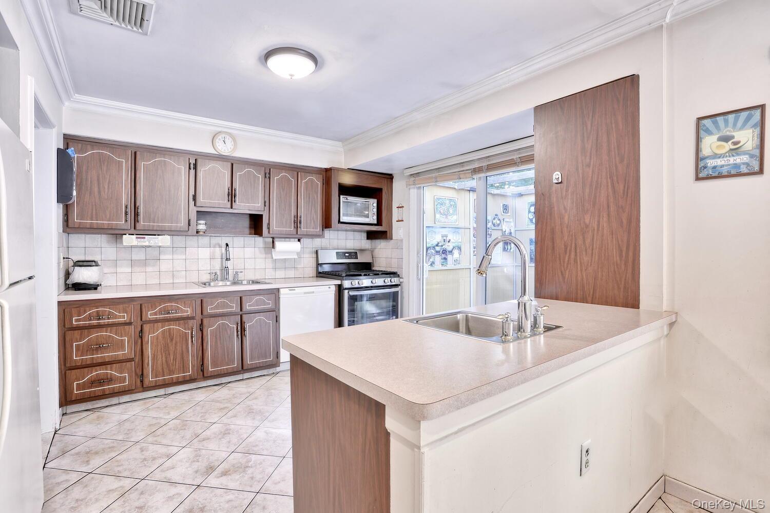 #8 photo, 24 Hilltop Lane, Monsey , NY 10952