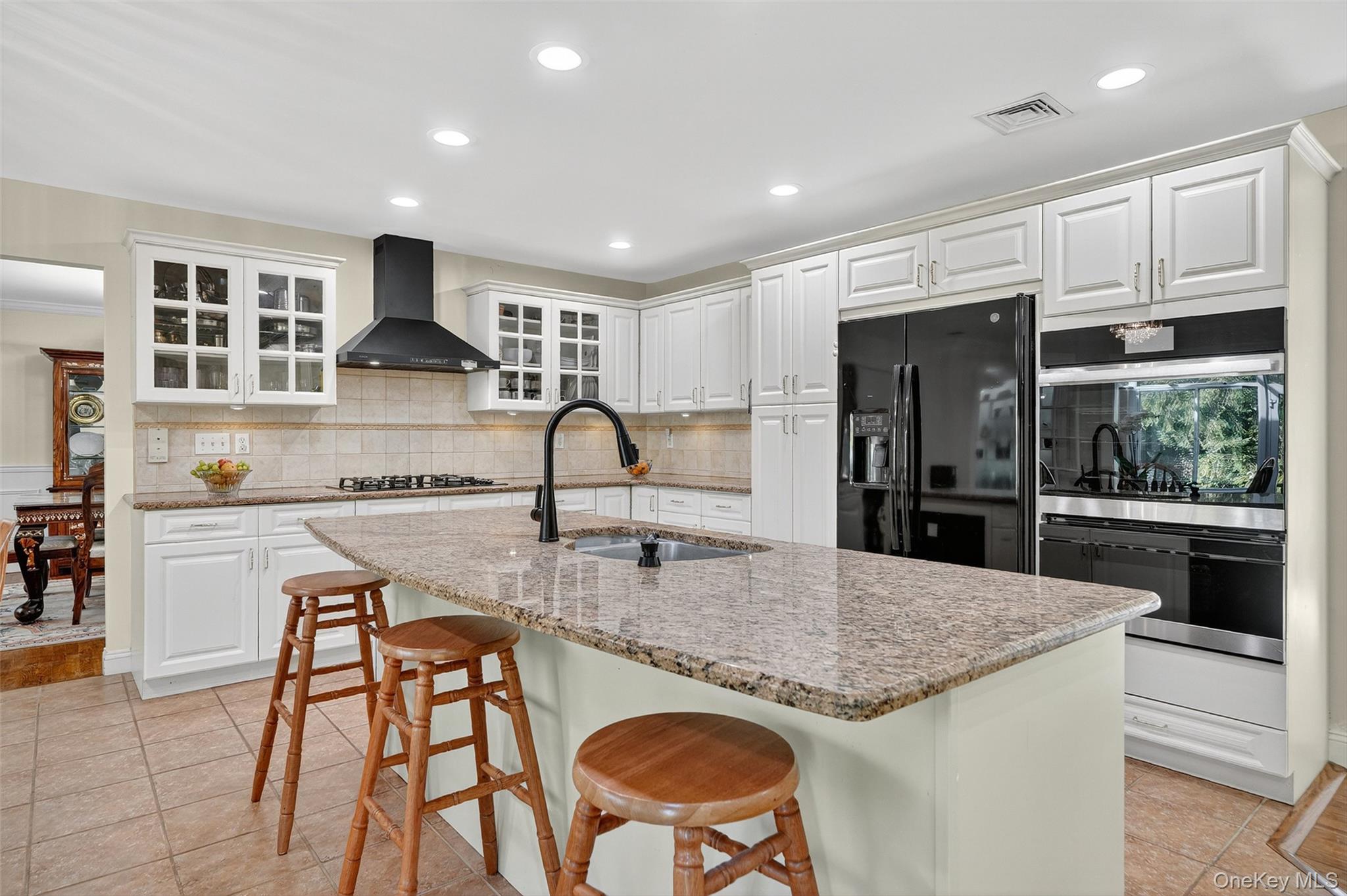 #17 photo, 33 King Arthur Court, New City , NY 10956