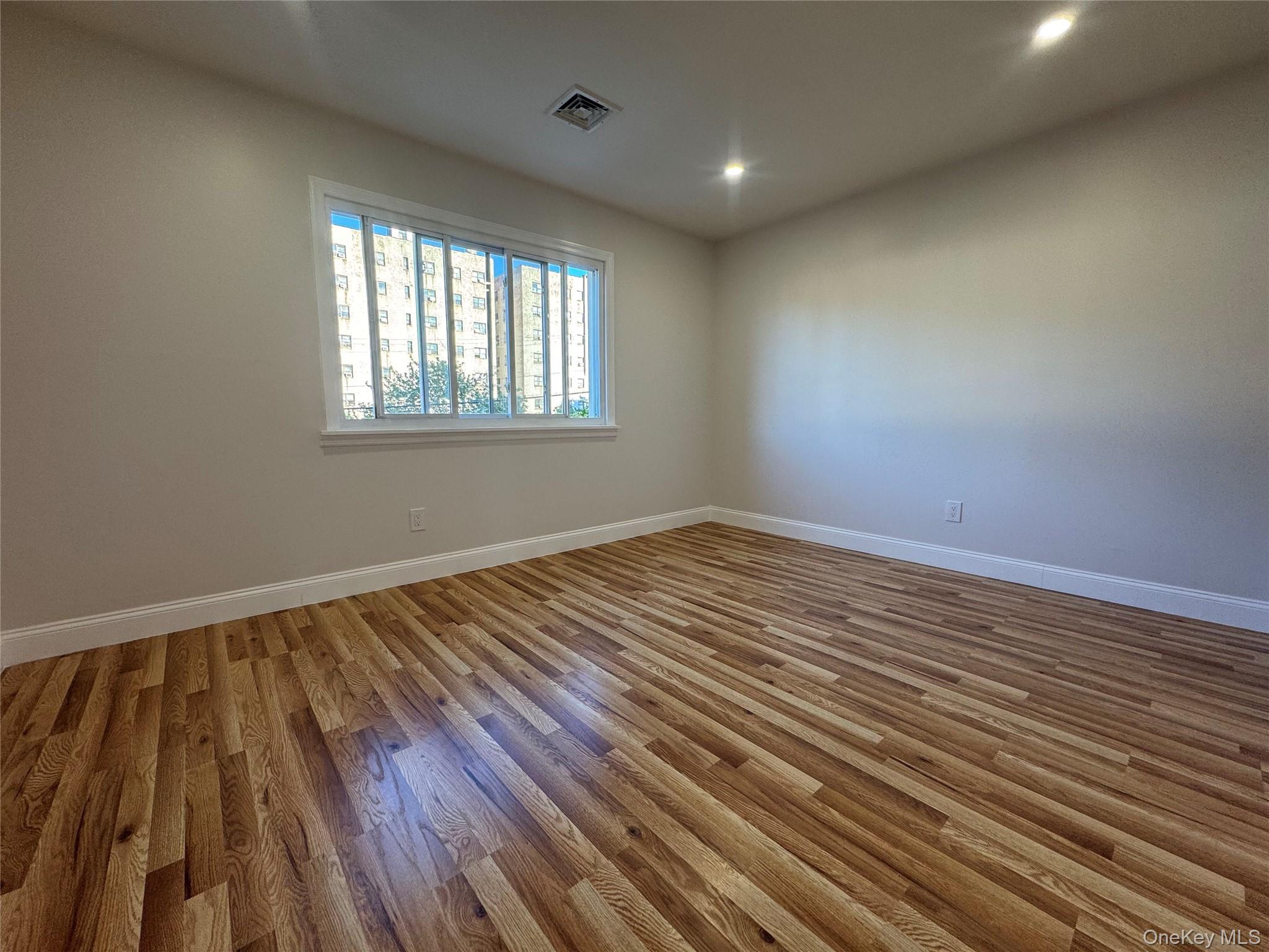 #10 photo, 27 4th Avenue, Pelham , NY 10803