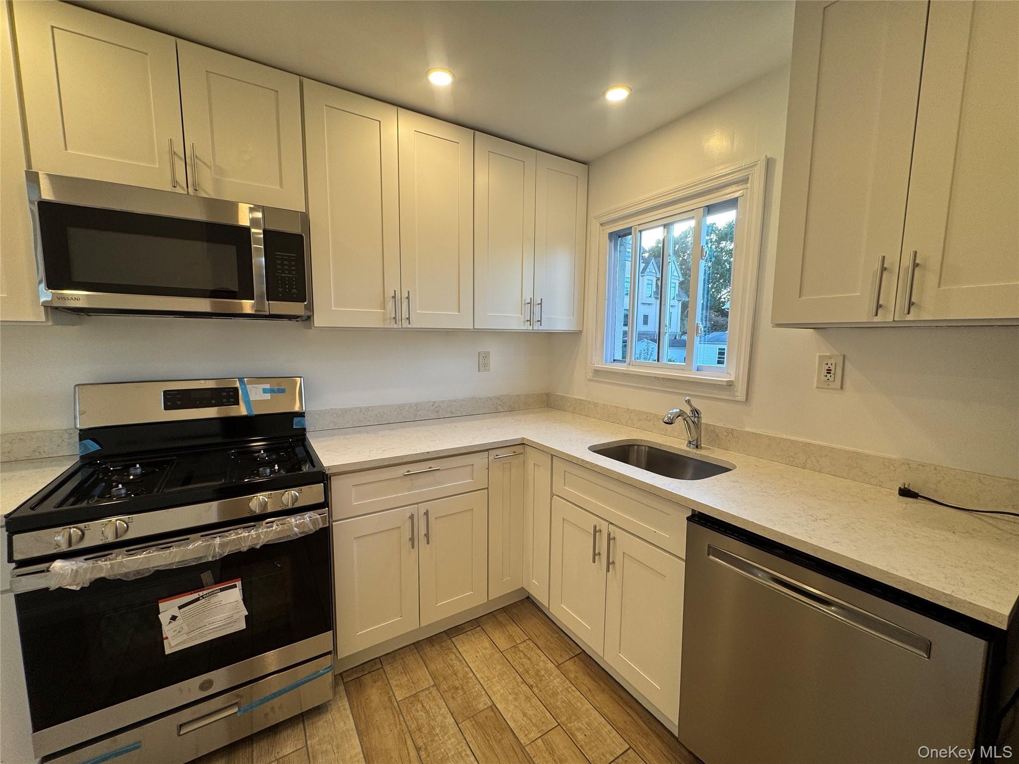 #6 photo, 27 4th Avenue, Pelham , NY 10803