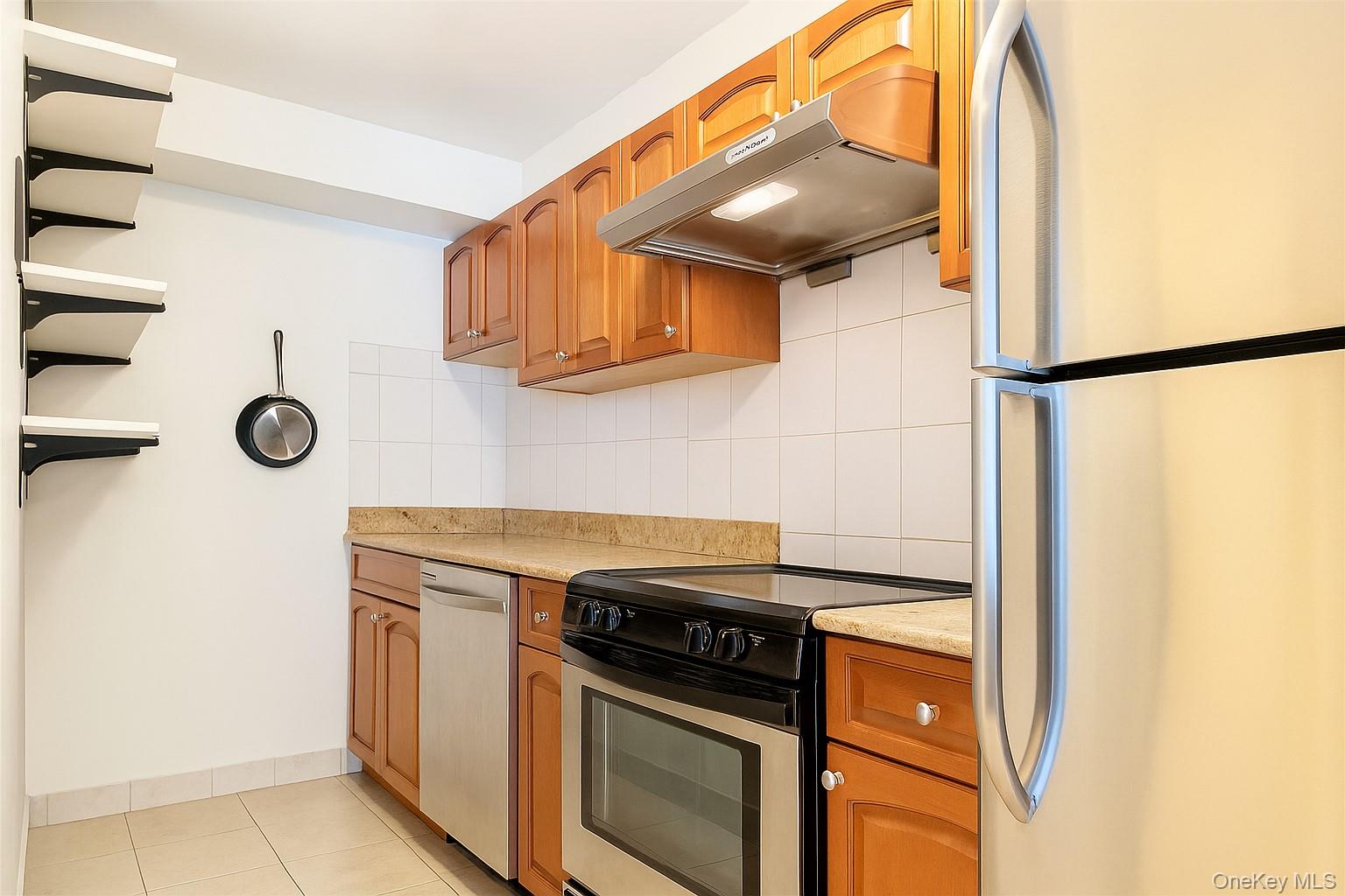 #12 photo, 64-34 Grand Central Parkway, クイーンズ区 Forest Hills , NY 11375