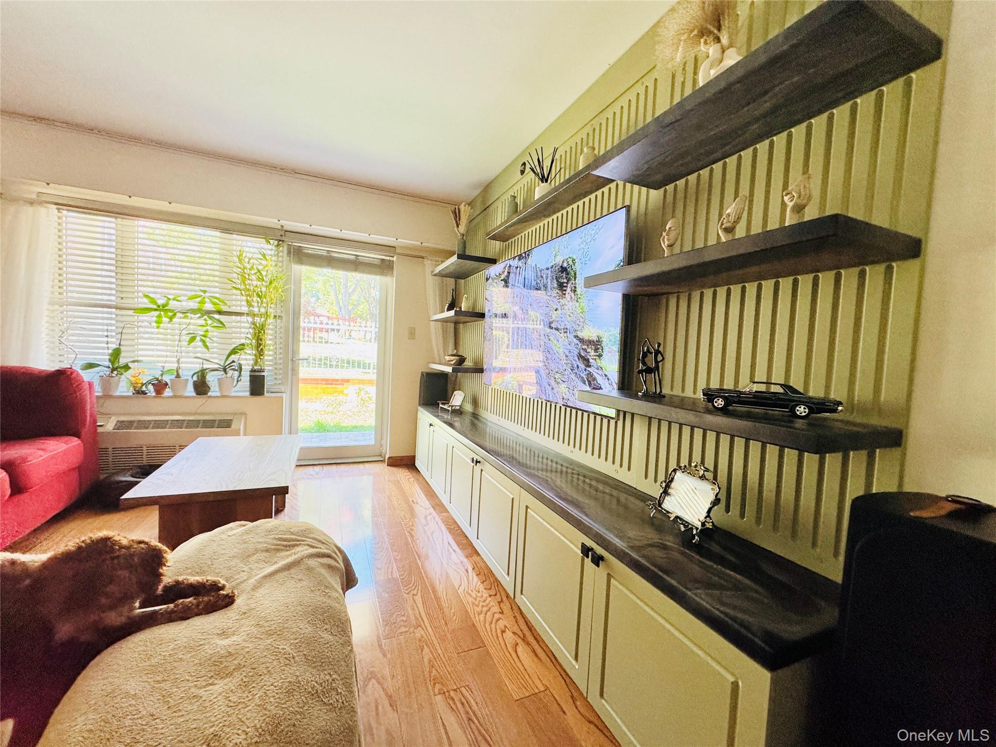 #3 photo, 64-34 Grand Central Parkway, クイーンズ区 Forest Hills , NY 11375