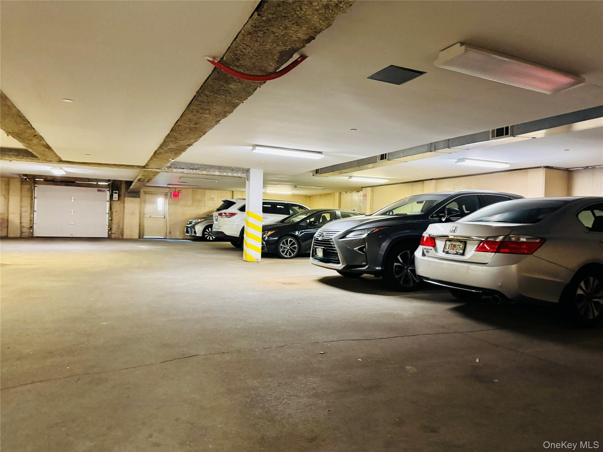 #7 photo, 64-34 Grand Central Parkway, クイーンズ区 Forest Hills , NY 11375