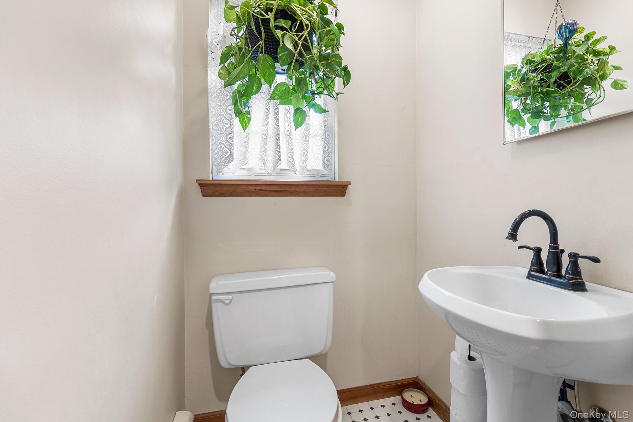 #11 photo, 8 Barry Lane, Mount Sinai , NY 11766