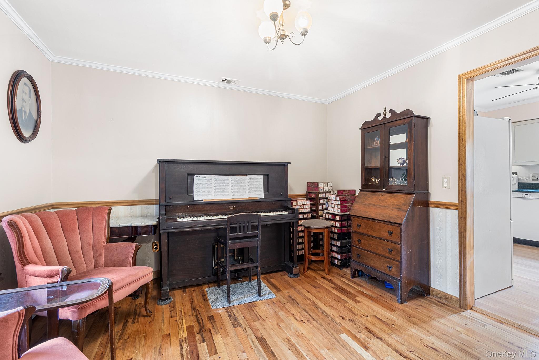 #13 photo, 8 Barry Lane, Mount Sinai , NY 11766