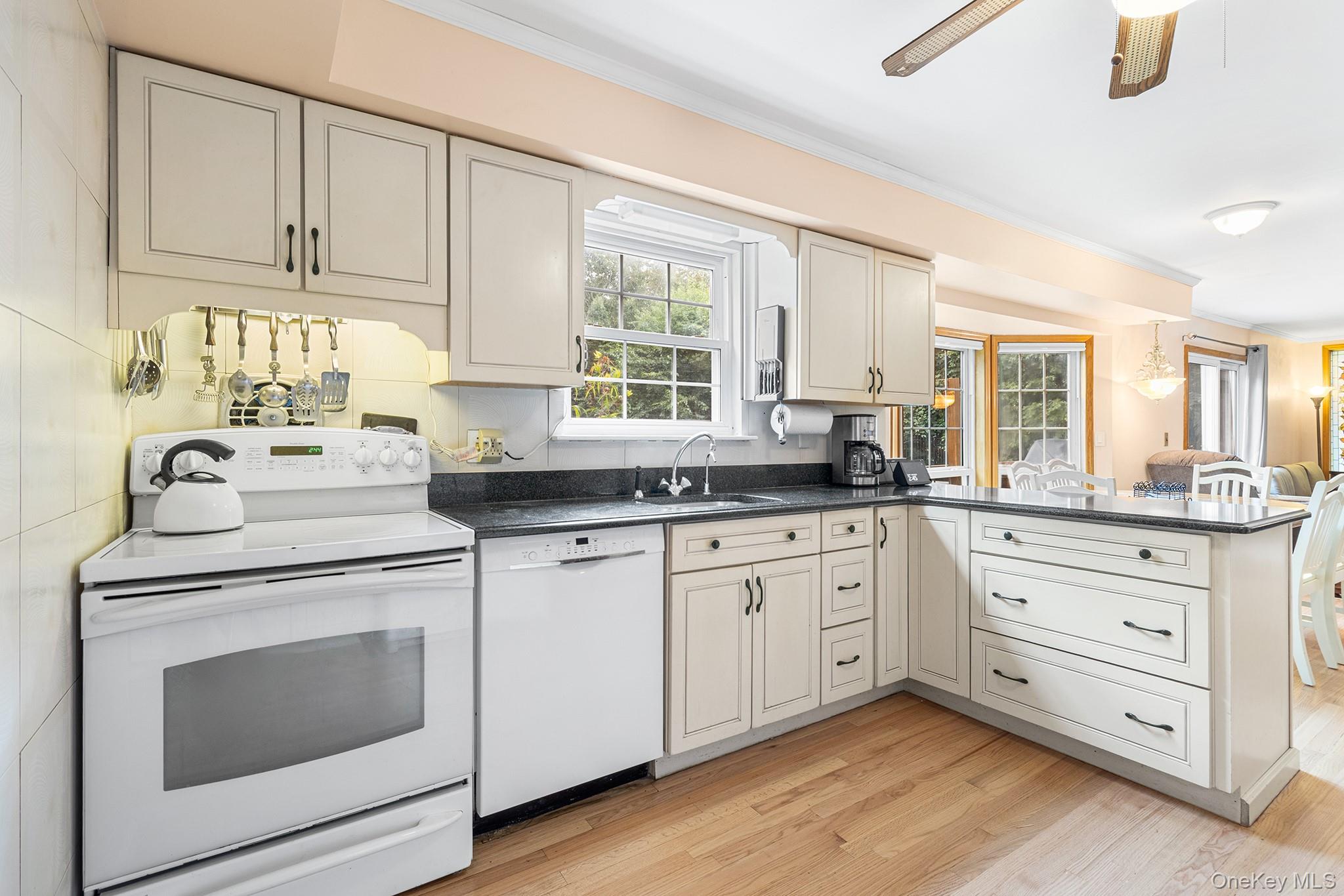 #9 photo, 8 Barry Lane, Mount Sinai , NY 11766