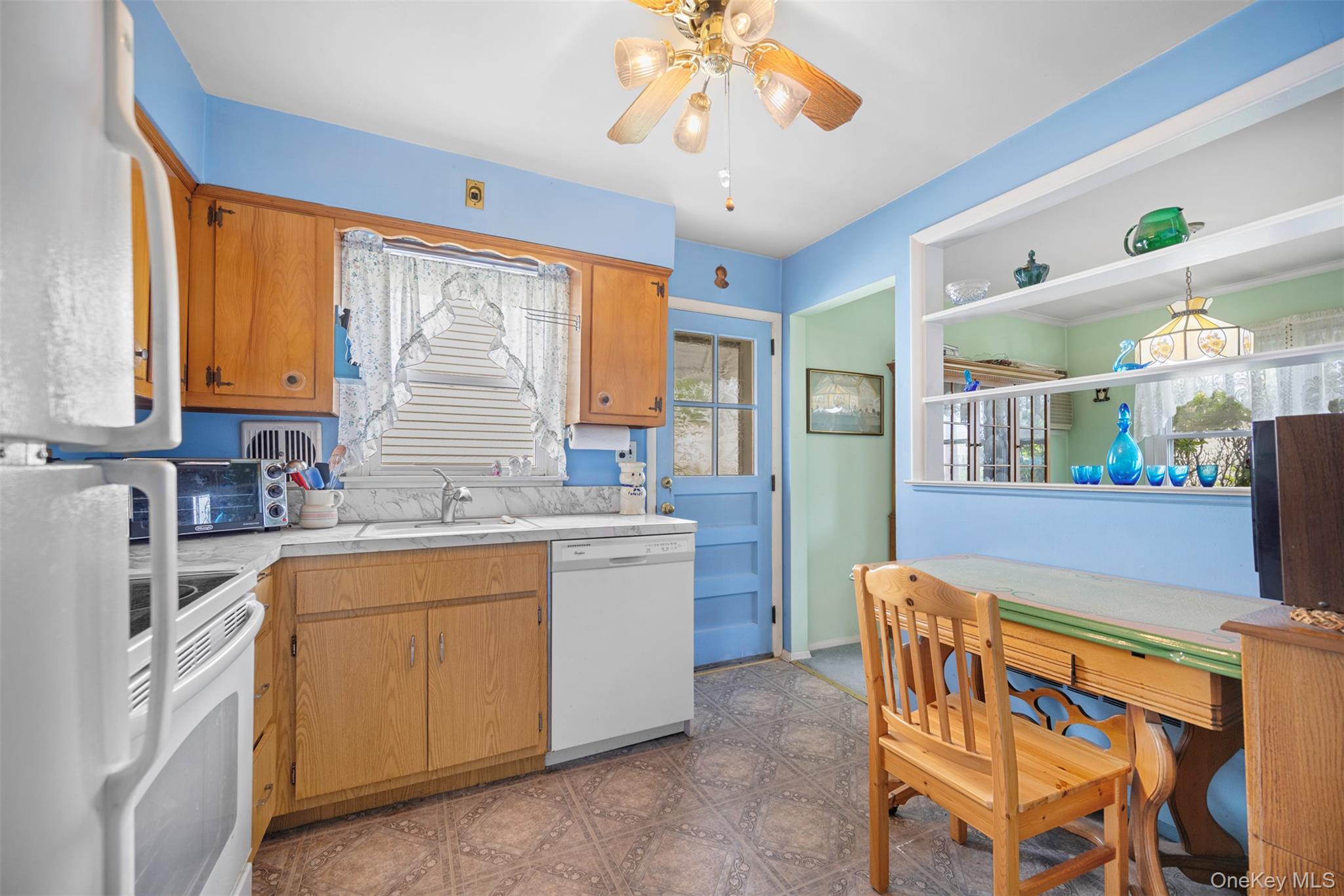 #17 photo, 504 6th Avenue, New Hyde Park , NY 11040