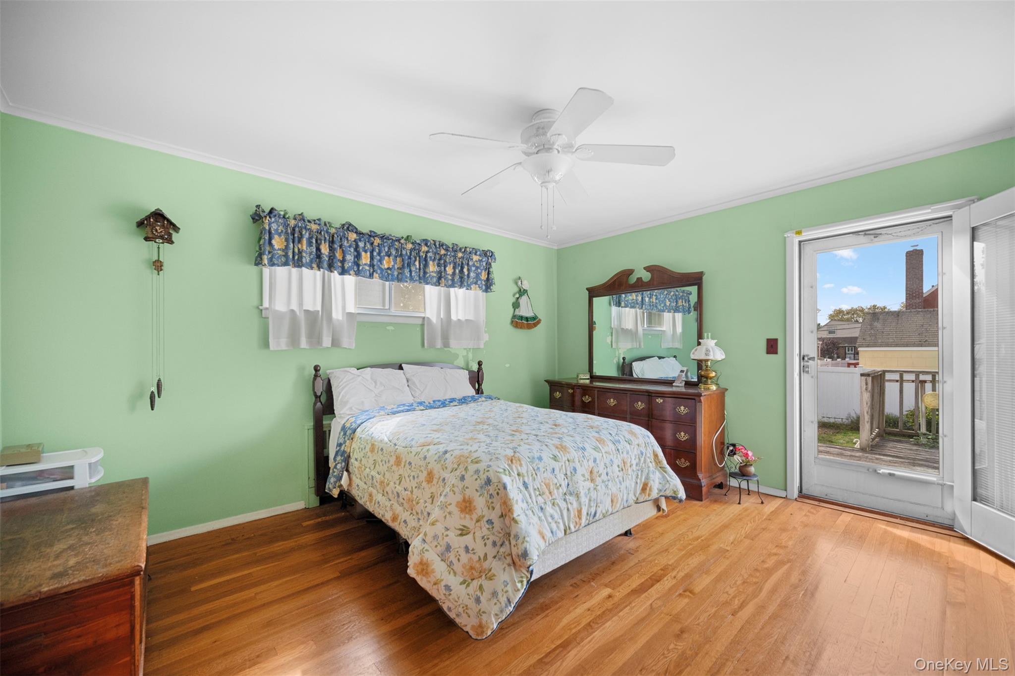 #19 photo, 504 6th Avenue, New Hyde Park , NY 11040