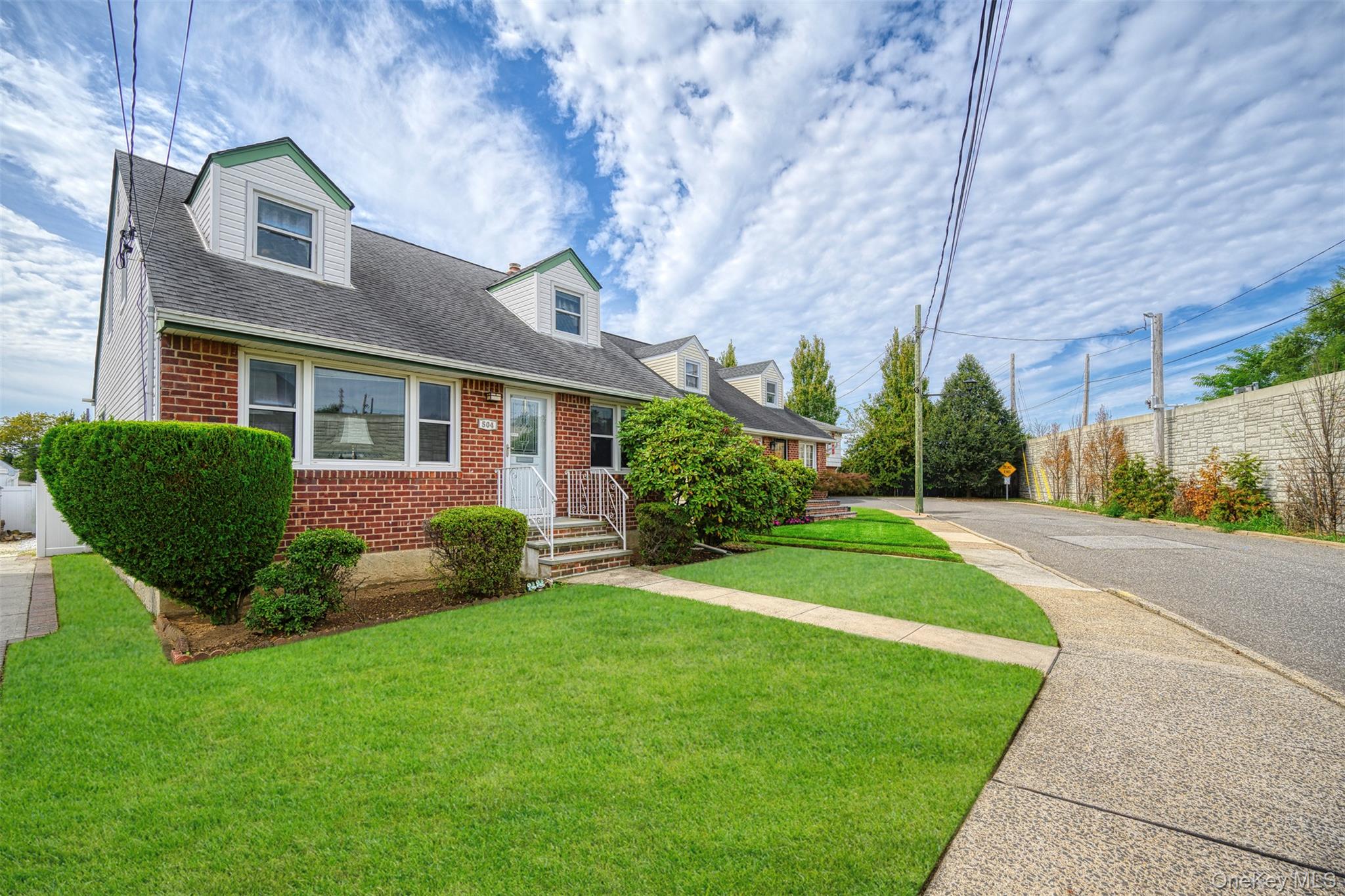 #2 photo, 504 6th Avenue, New Hyde Park , NY 11040