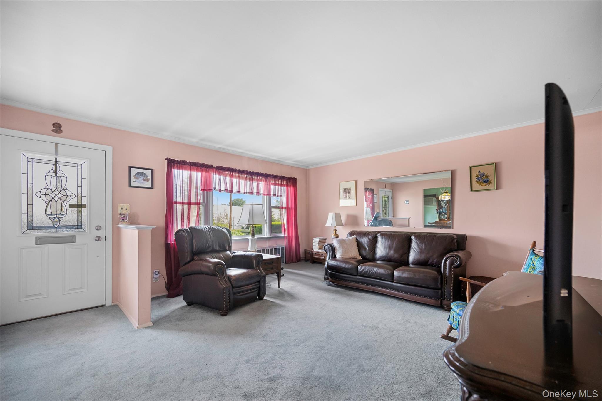 #4 photo, 504 6th Avenue, New Hyde Park , NY 11040