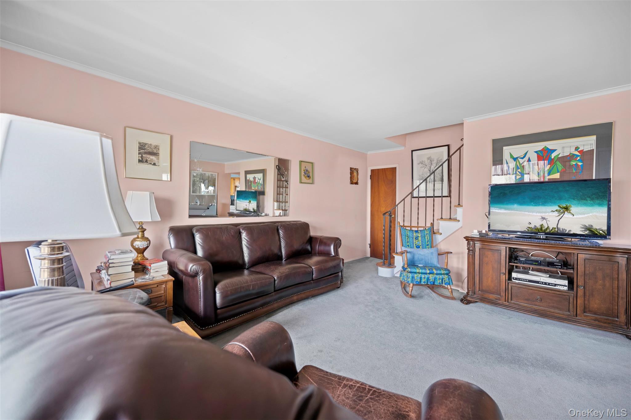 #6 photo, 504 6th Avenue, New Hyde Park , NY 11040