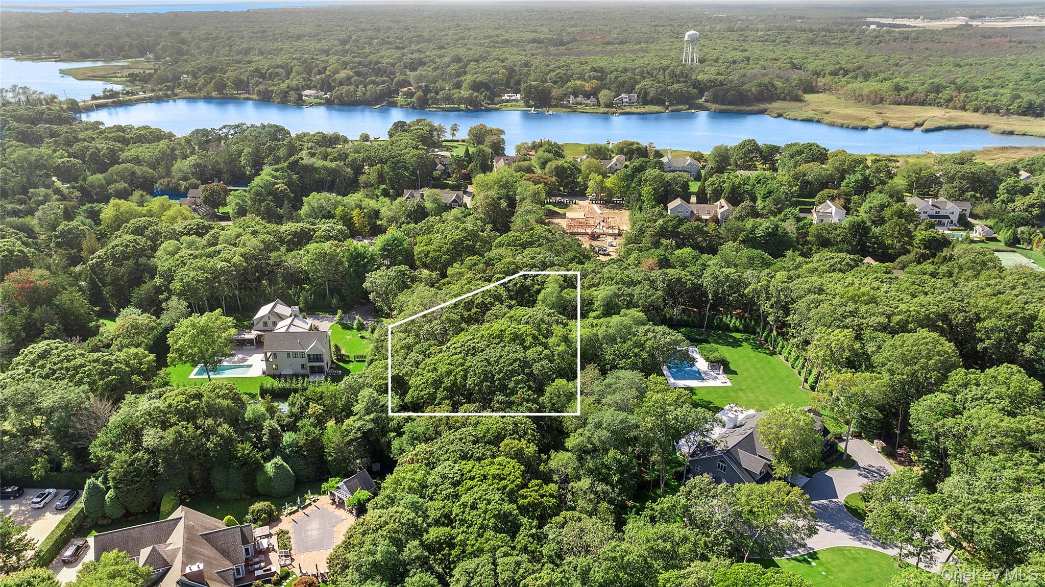 #6 photo, 5 Laurents Way, Quogue , NY 11959