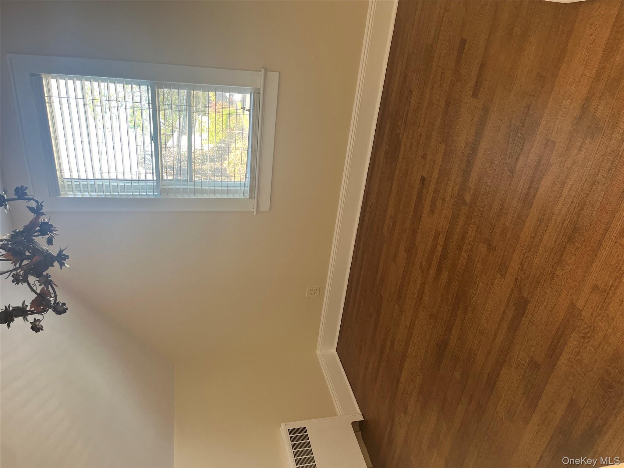 #10 photo, 66 Rose Avenue, サフォーク郡 Patchogue , NY 11772