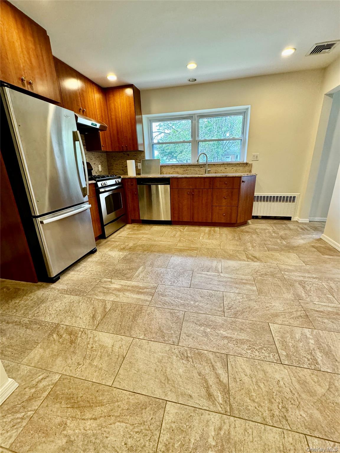 #9 photo, 6 Highland Terrace, Manhasset , NY 11030