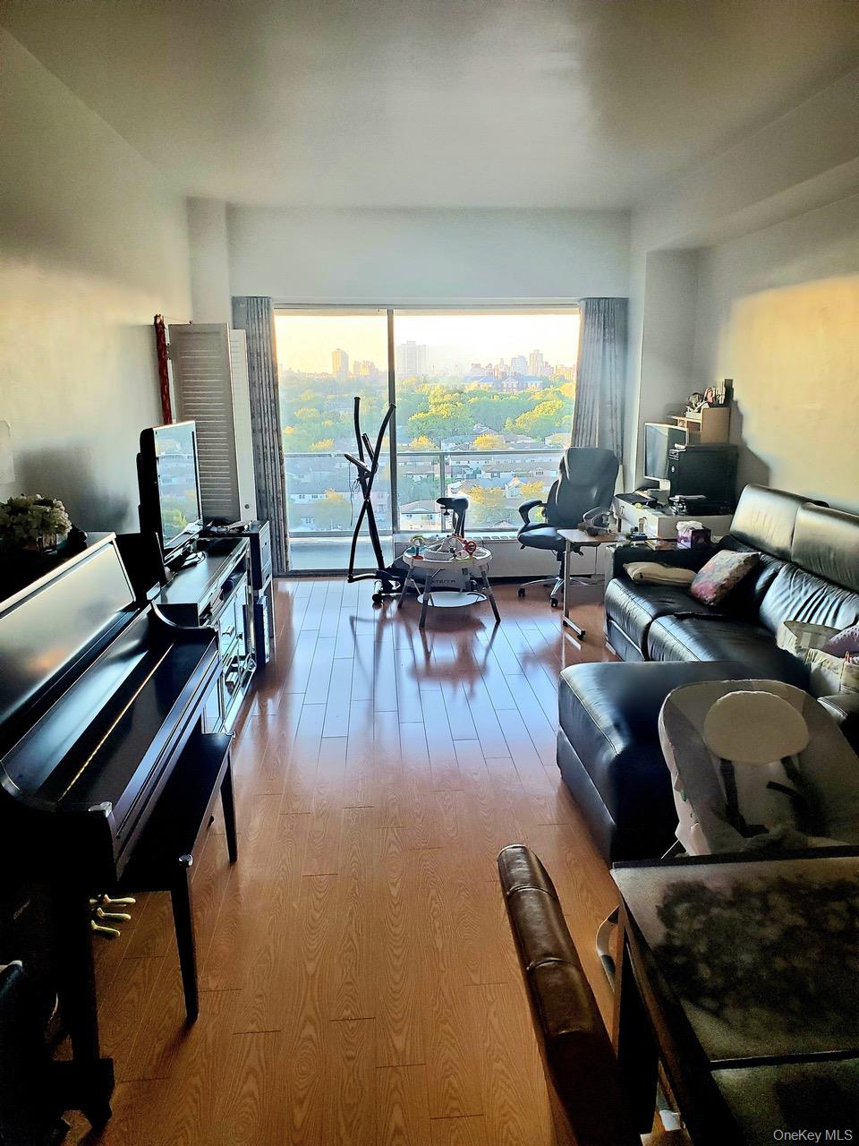 #6 photo, 61-20 Grand Central Parkway, クイーンズ区 Forest Hills , NY 11375