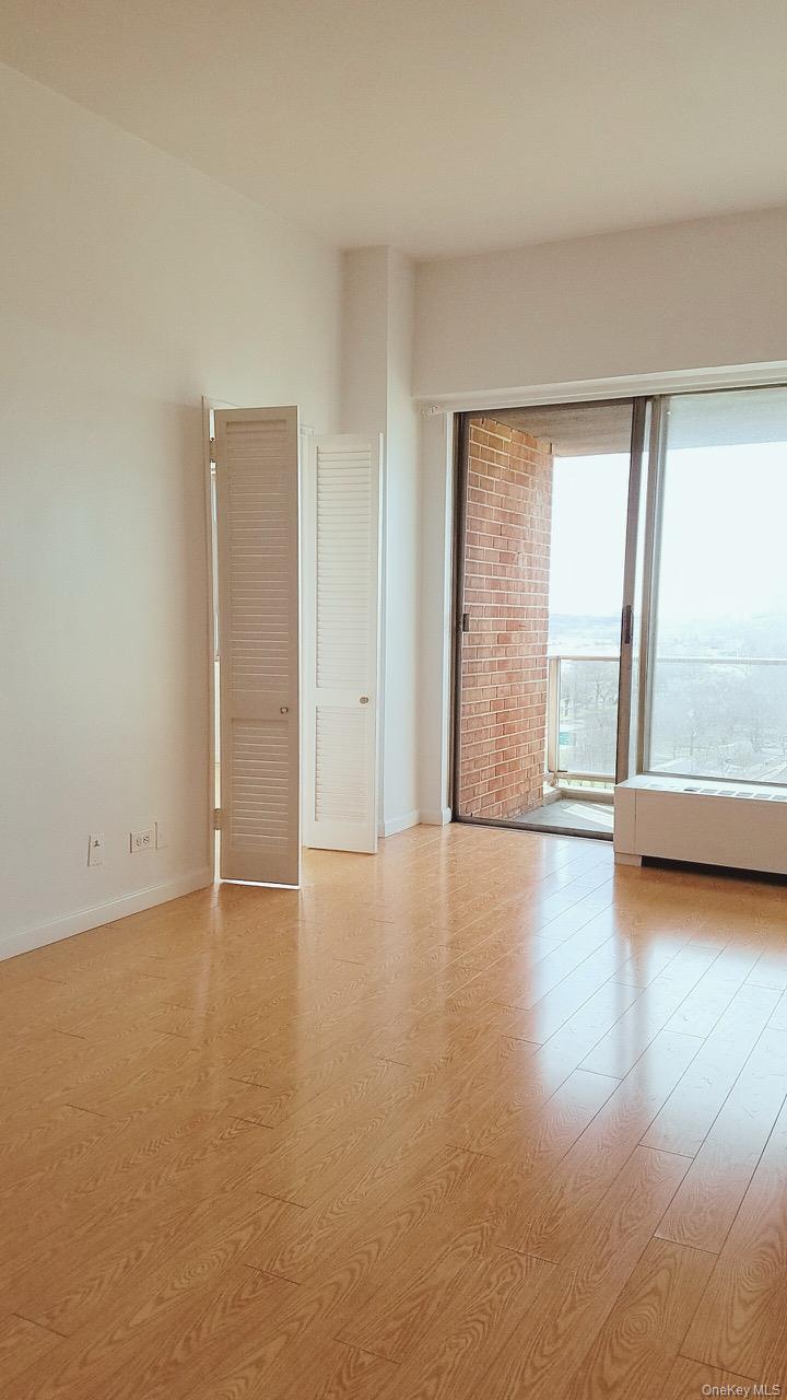 #7 photo, 61-20 Grand Central Parkway, クイーンズ区 Forest Hills , NY 11375