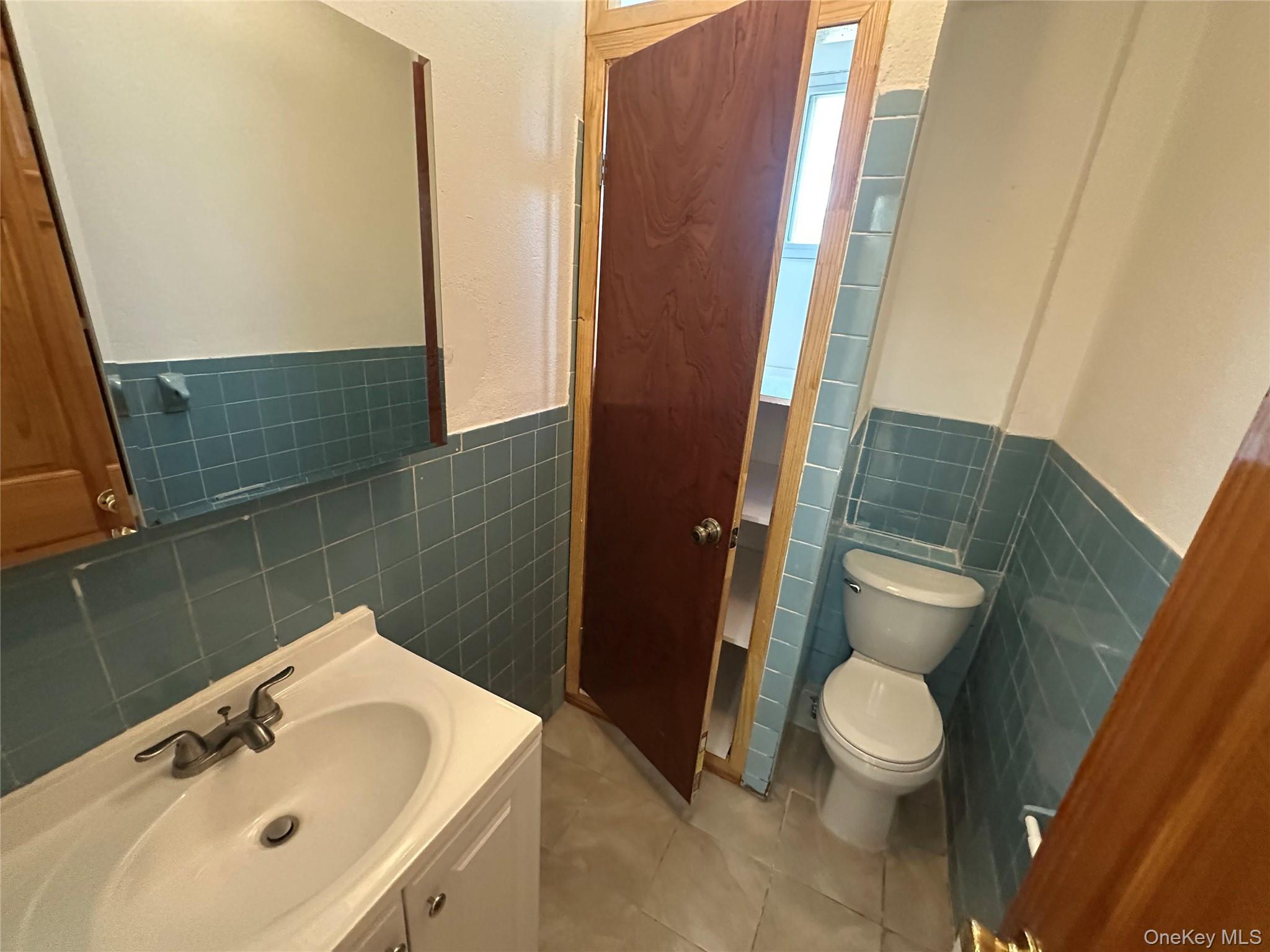 #10 photo, 76-09 Roosevelt Avenue, クイーンズ区 Jackson Heights , NY 11372