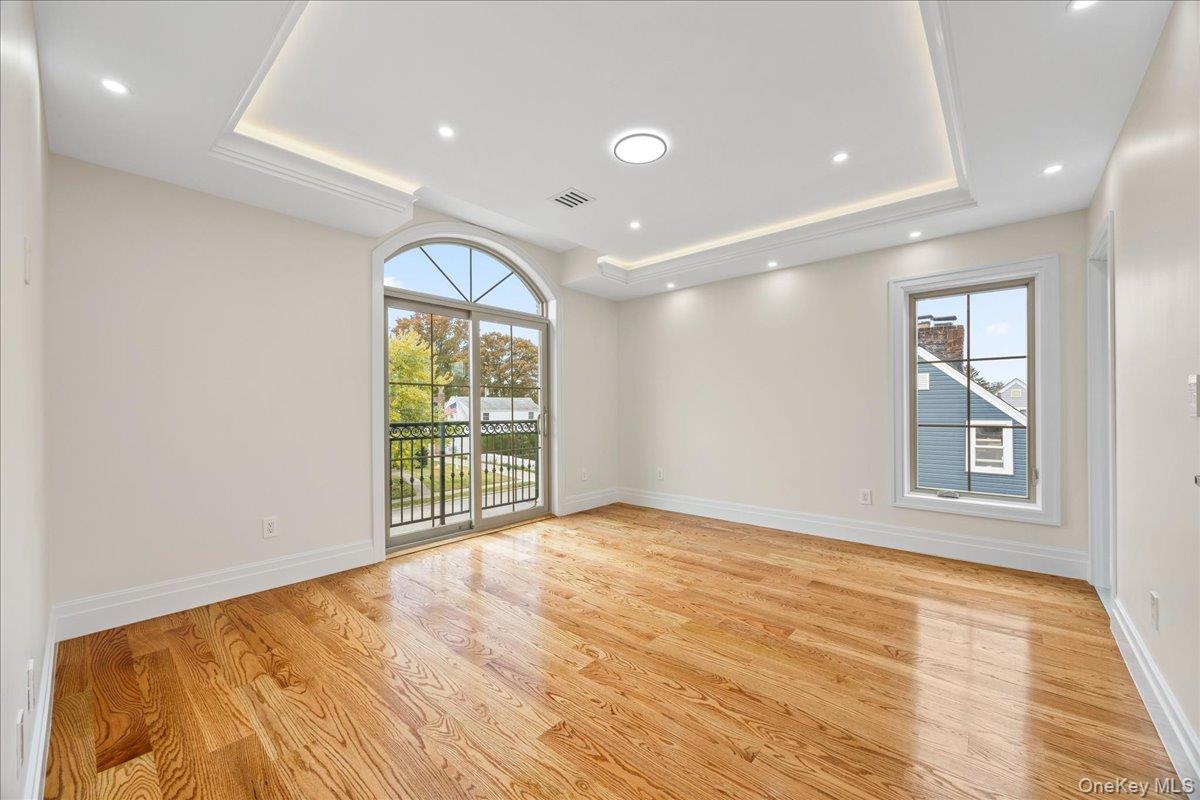 #17 photo, 2481 Putnam Drive, ナッソー郡 East Meadow , NY 11554