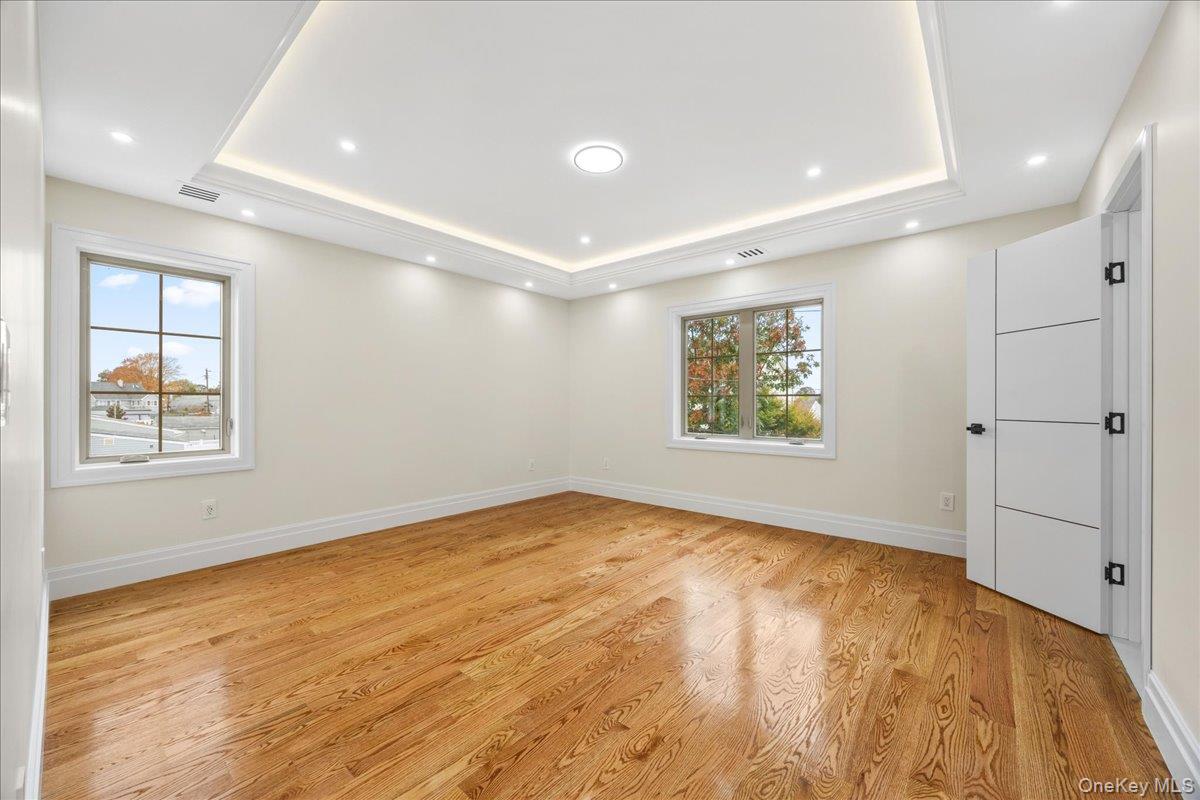 #20 photo, 2481 Putnam Drive, ナッソー郡 East Meadow , NY 11554