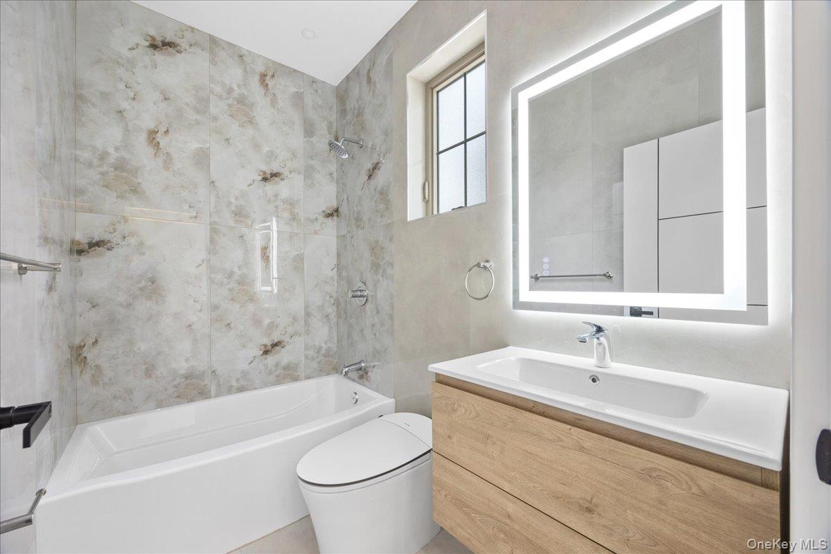 #6 photo, 2481 Putnam Drive, ナッソー郡 East Meadow , NY 11554