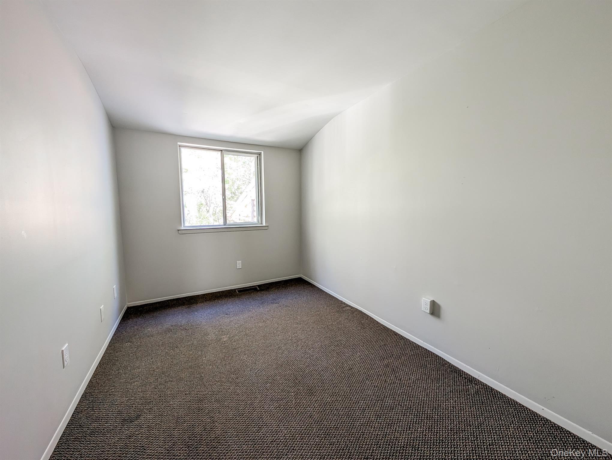 #15 photo, 136 Hill Crescent, サフォーク郡 Calverton , NY 11933