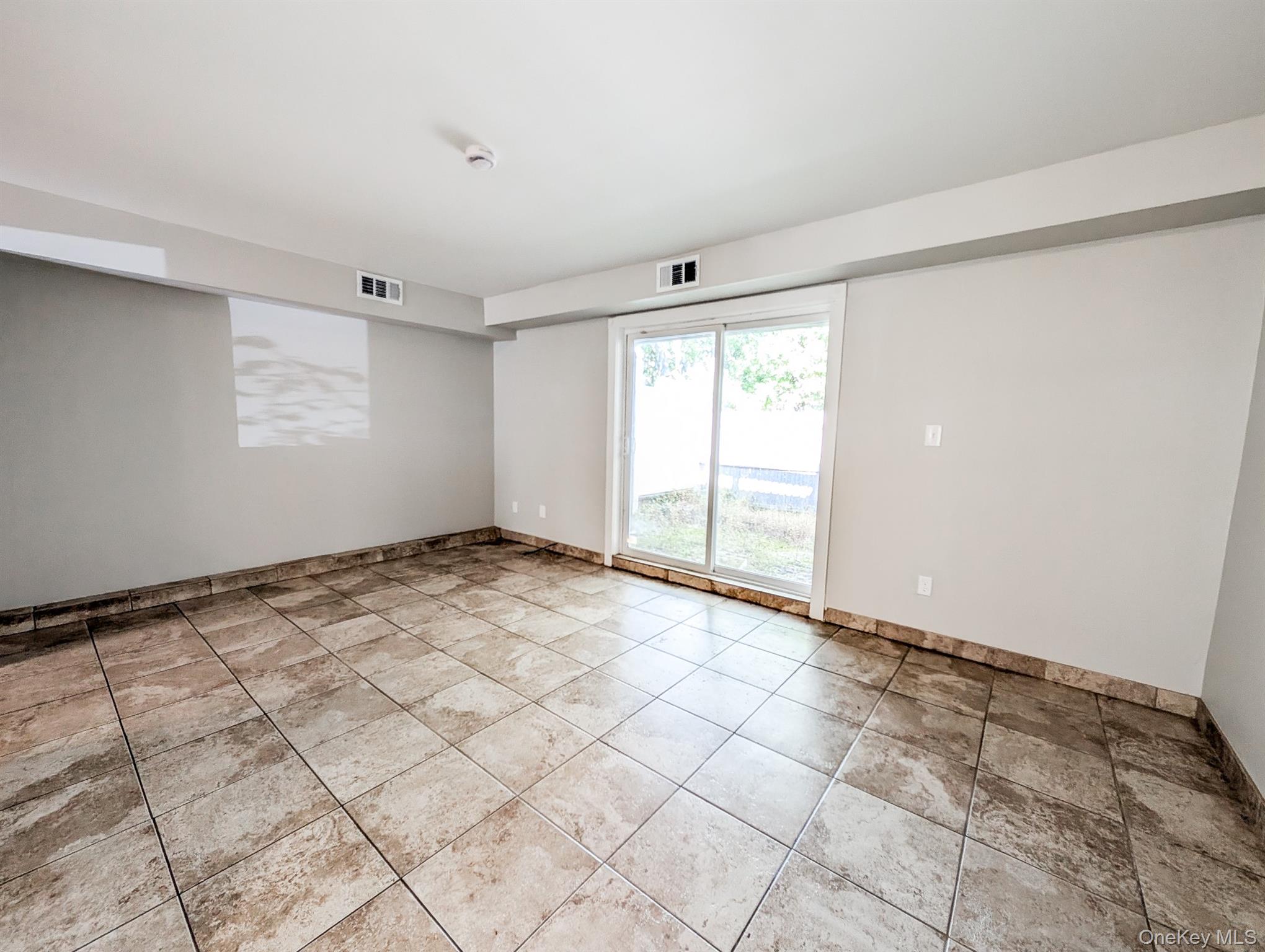 #4 photo, 136 Hill Crescent, サフォーク郡 Calverton , NY 11933