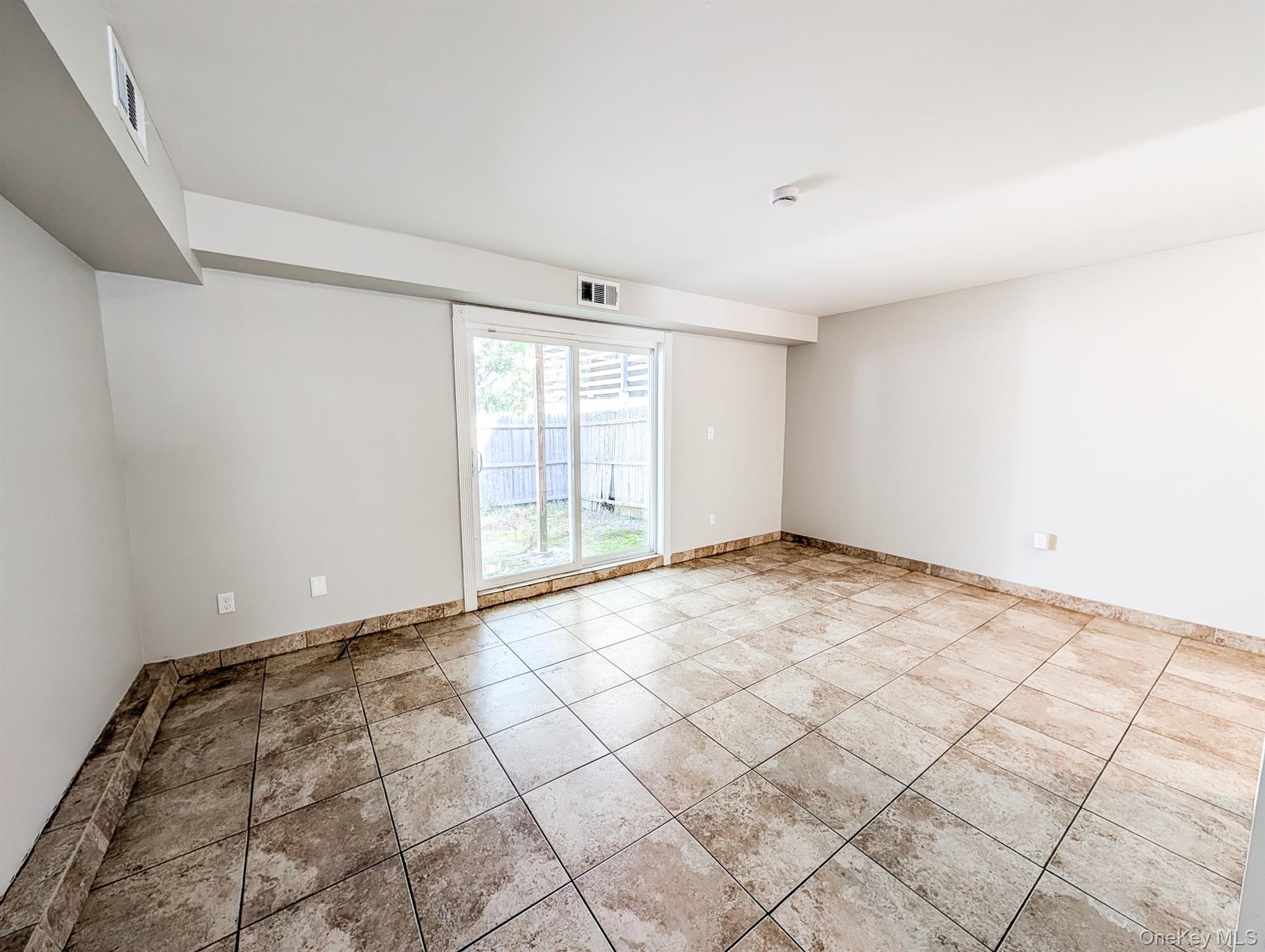 #5 photo, 136 Hill Crescent, サフォーク郡 Calverton , NY 11933