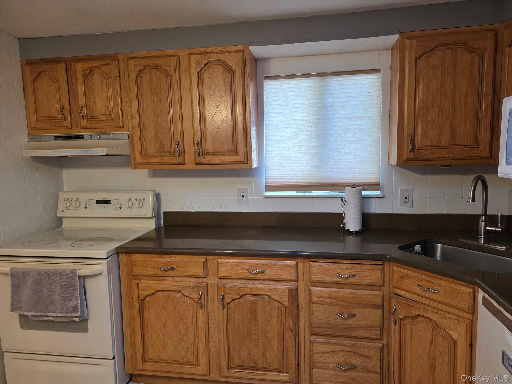 #8 photo, 49 Holiday Park Drive, Centereach , NY 11720