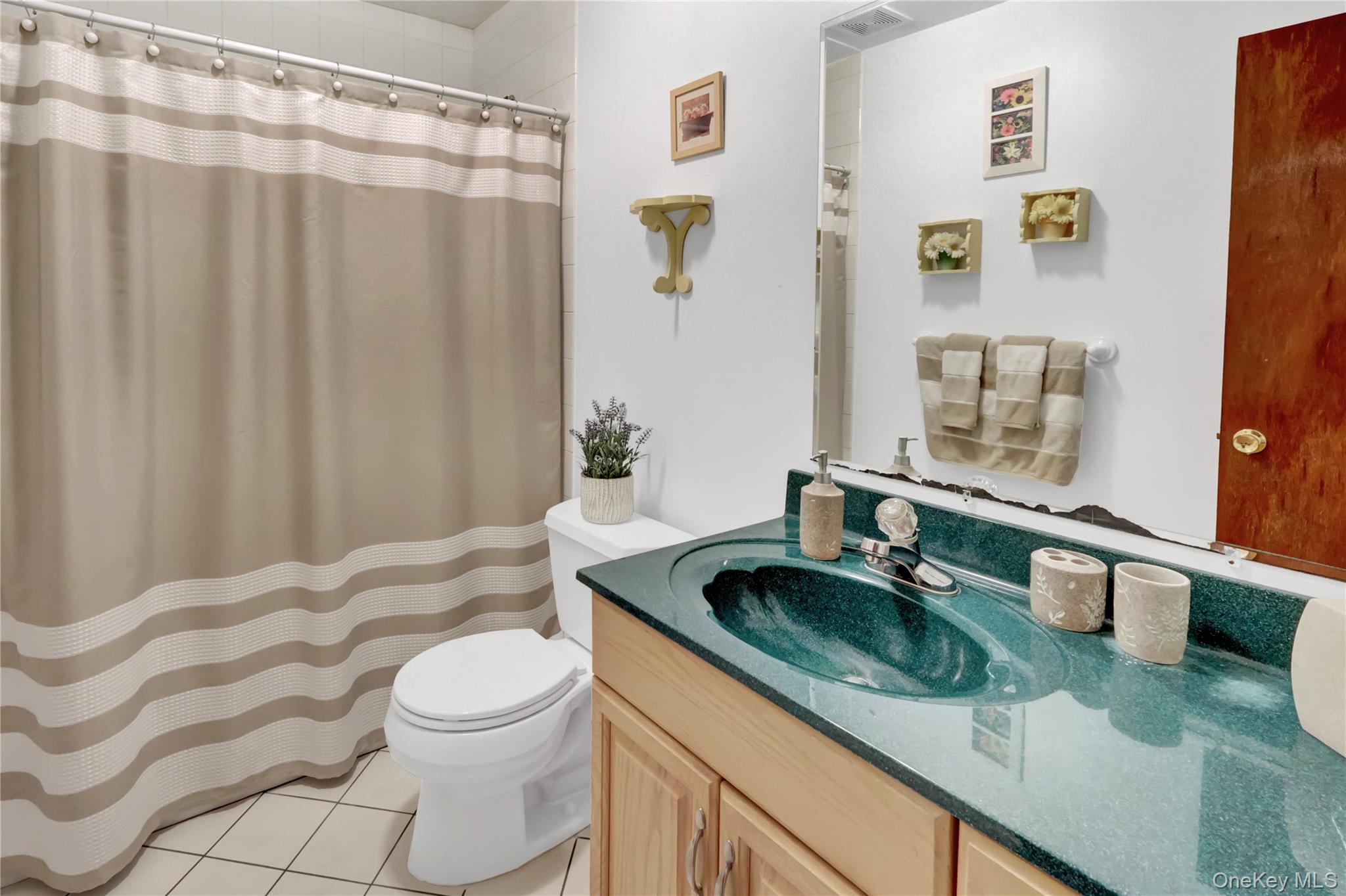 #20 photo, 10 Pardam Knoll Drive, Miller Place , NY 11764