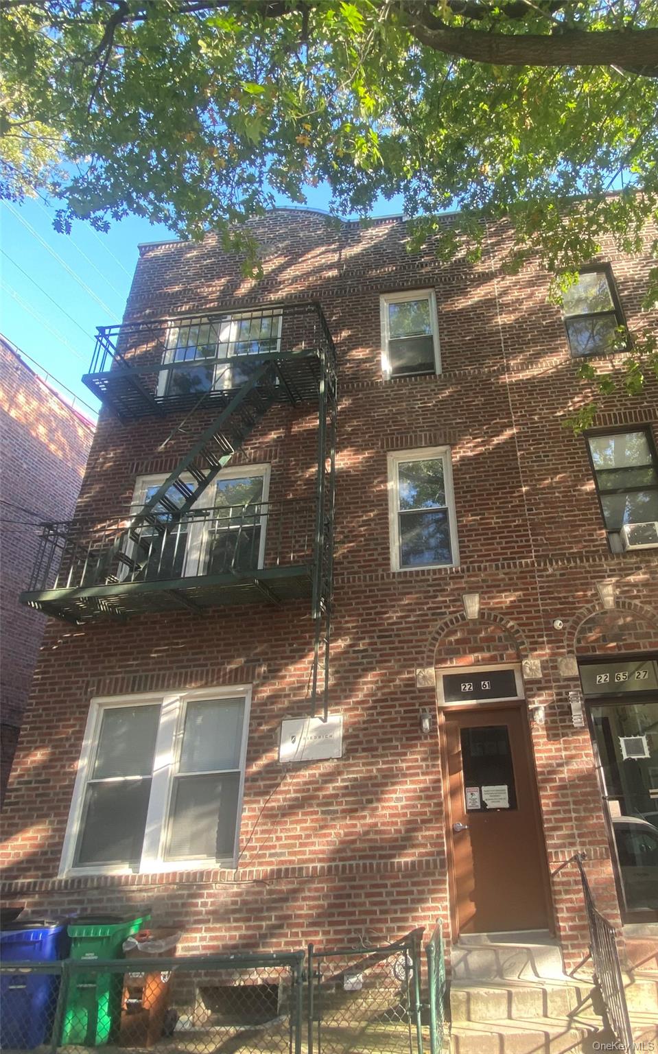 #1 photo, 22-61 27th Street, अस्टोरिया Astoria , NY 11105