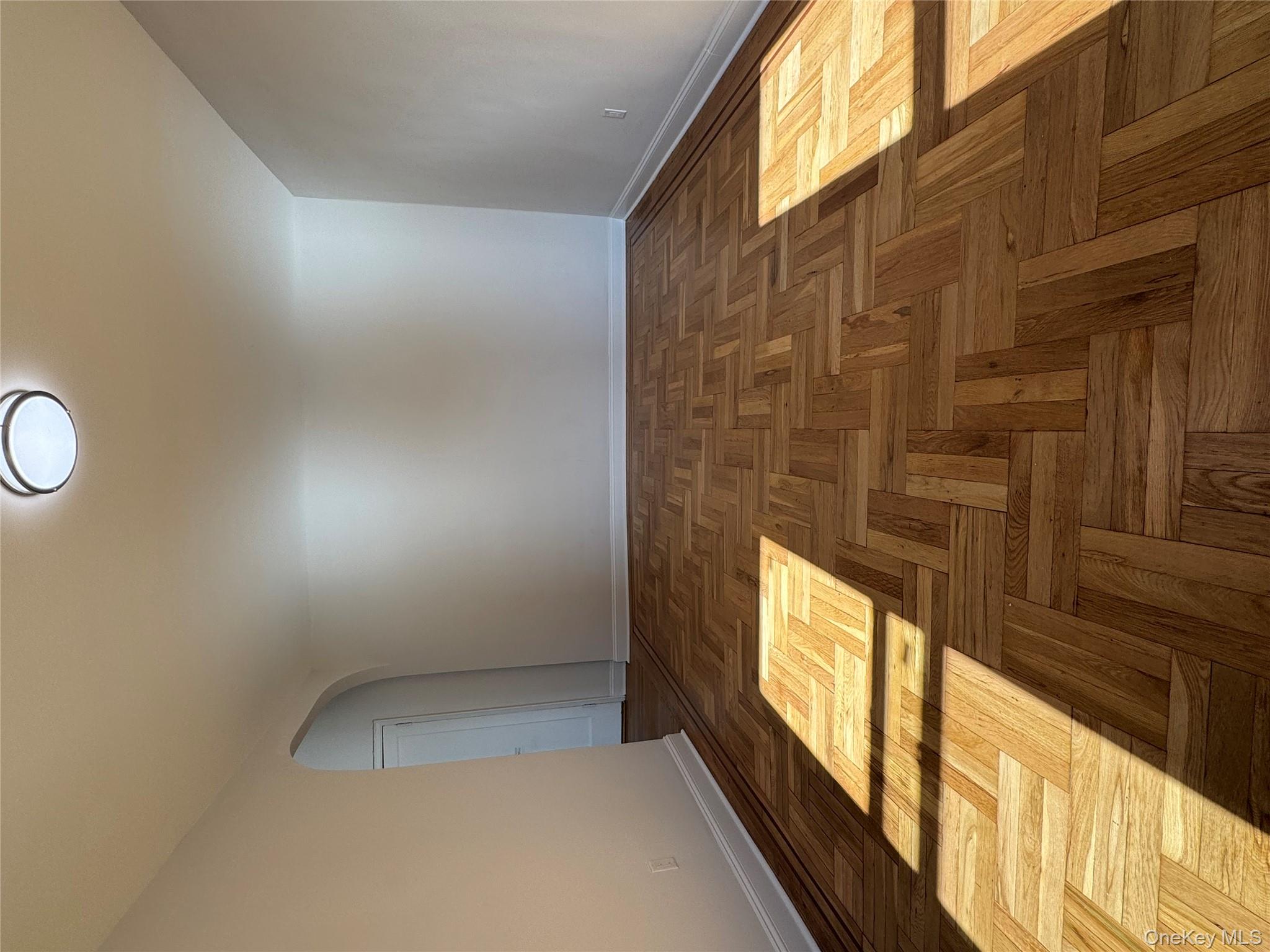 #4 photo, 762 Brady Avenue, Bronx , NY 10462