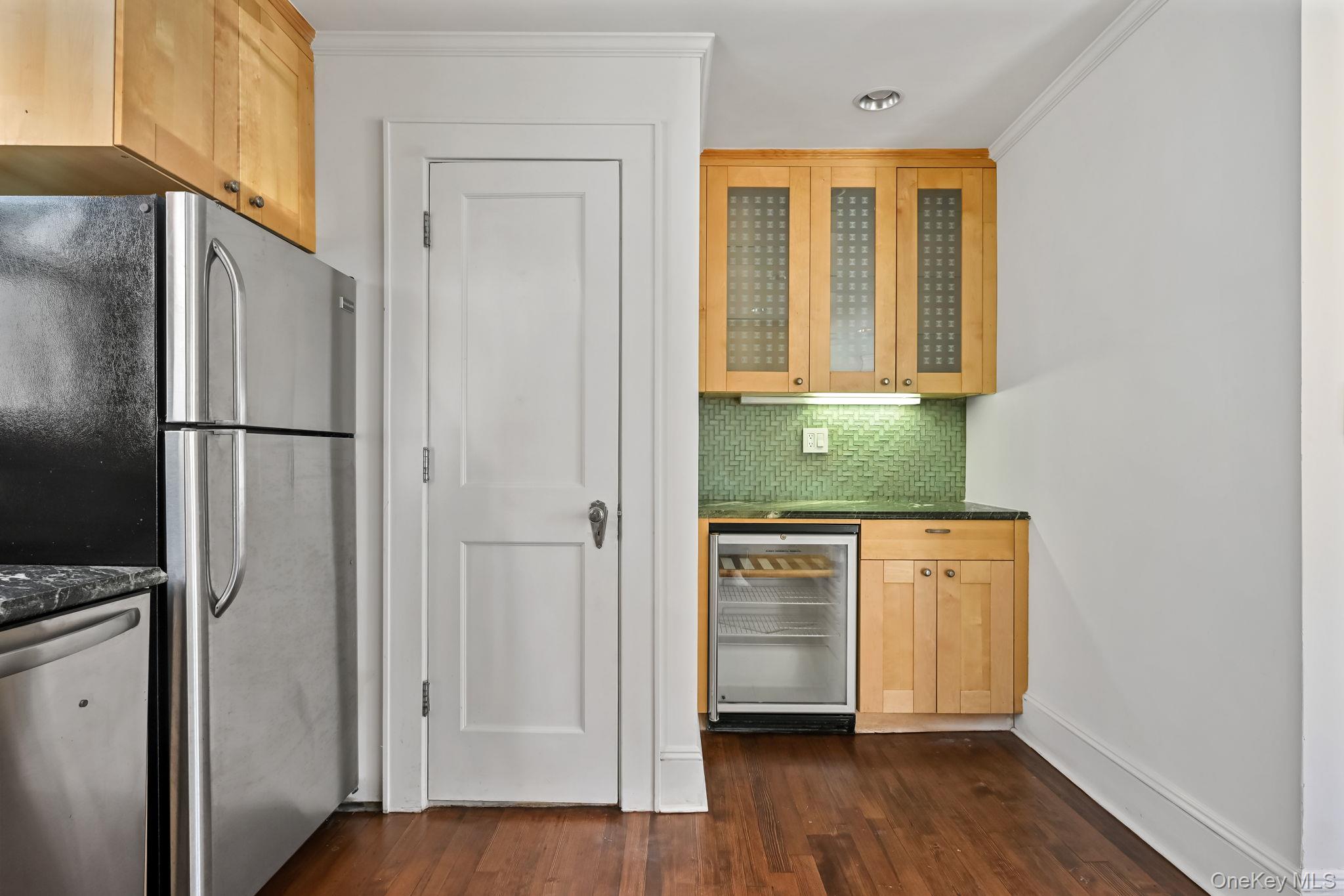 #15 photo, 30 High Street, Call Listing Agent , CT 06830