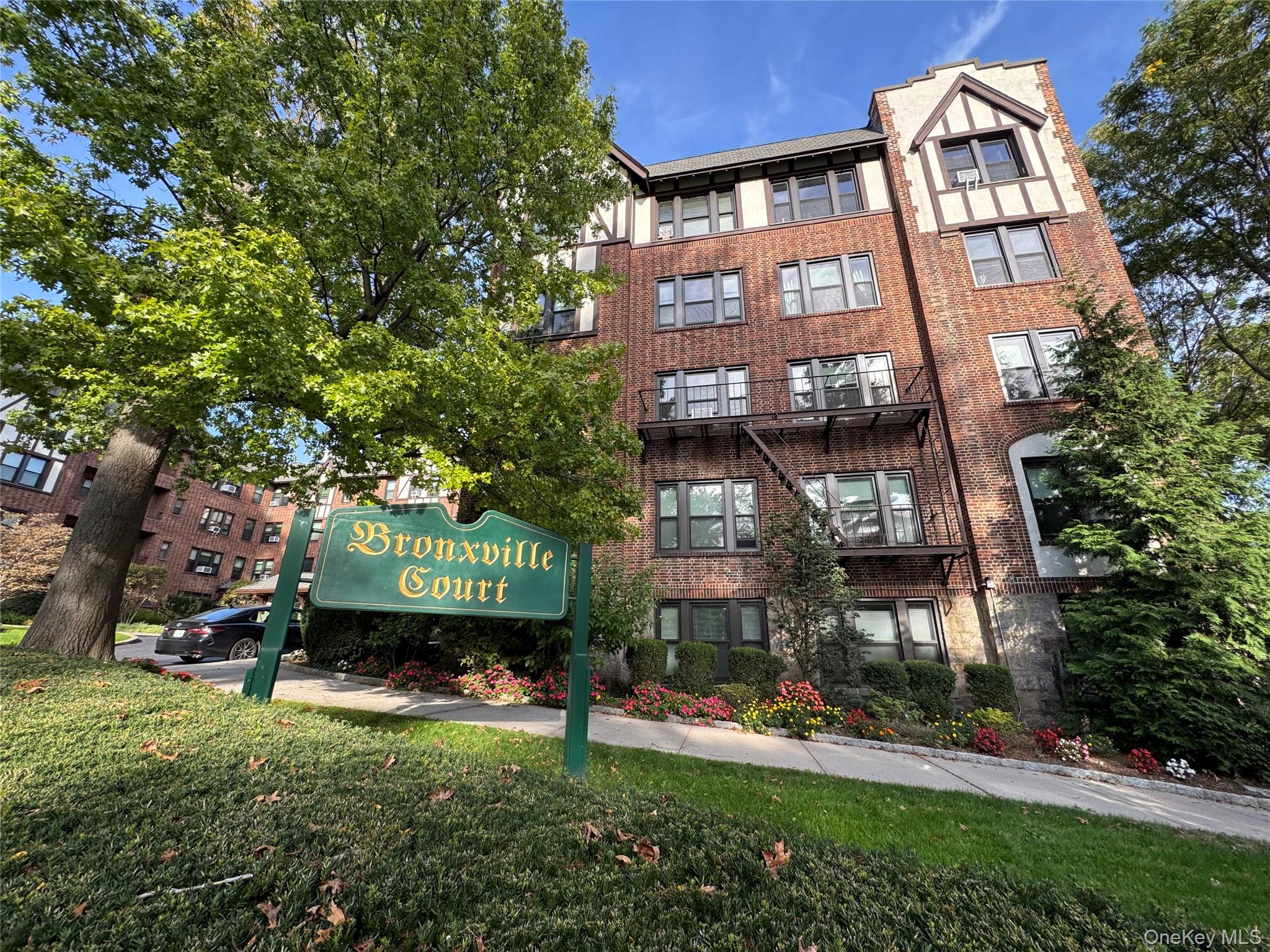 #1 photo, 931 Palmer Road, ब्रोंक्स Bronxville , NY 10708