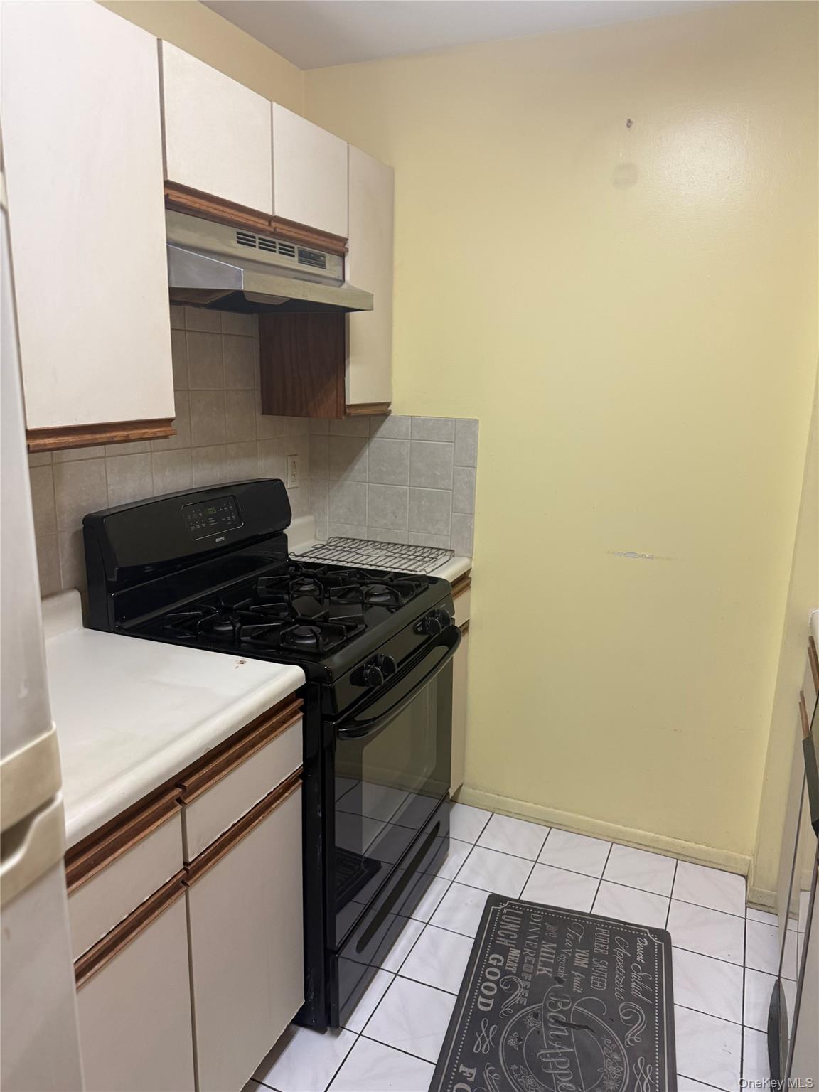 #7 photo, 230 Fleet Court, Bronx , NY 10473