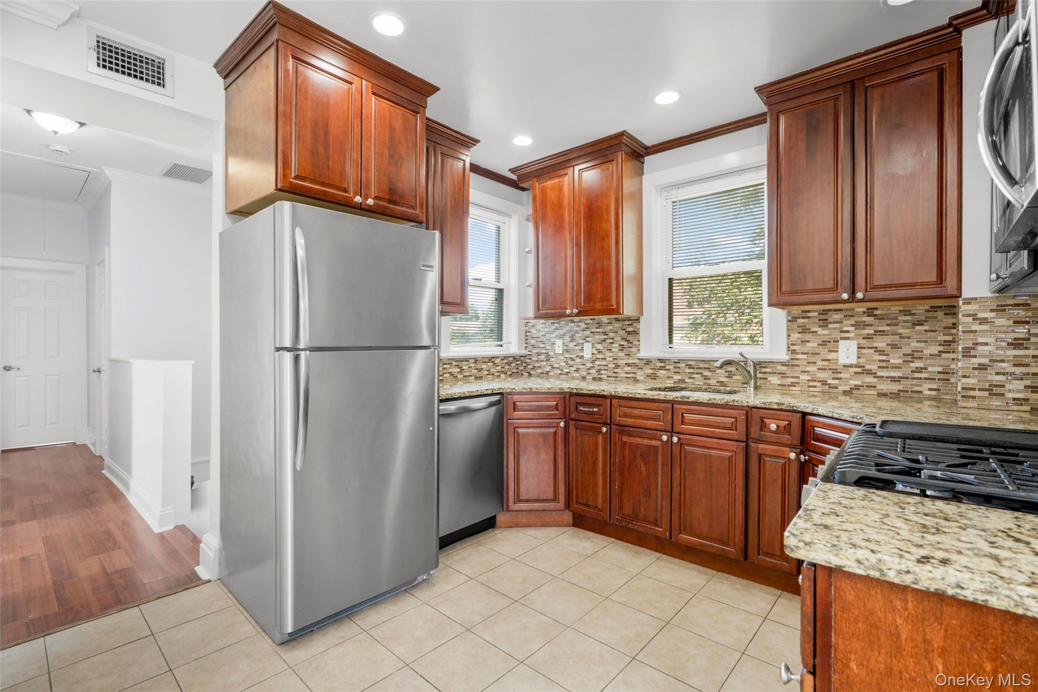 #11 photo, 521 Jefferson Avenue, Mamaroneck , NY 10543