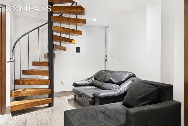 #6 photo, 1771 1st Avenue, マンハッタン Upper East Side , NY 10128