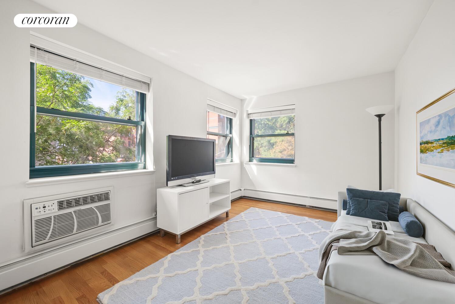 #6 photo, 1885 LEXINGTON Avenue, マンハッタン East Harlem , NY 10035