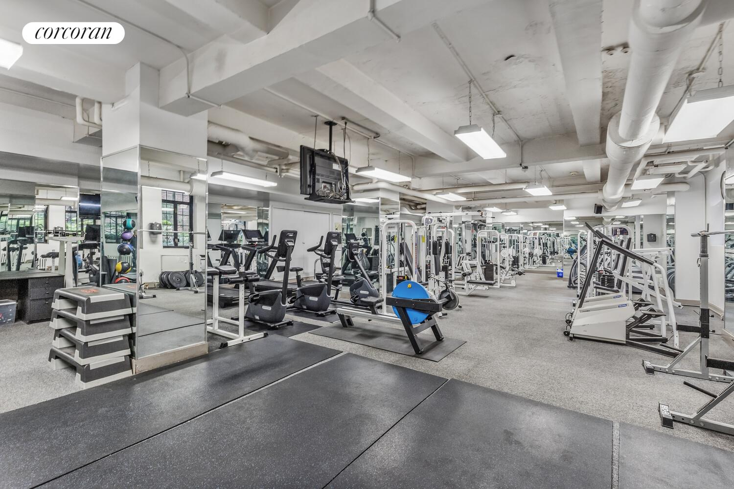 #6 photo, 320 E 42ND Street, マンハッタン Murray Hill , NY 10017