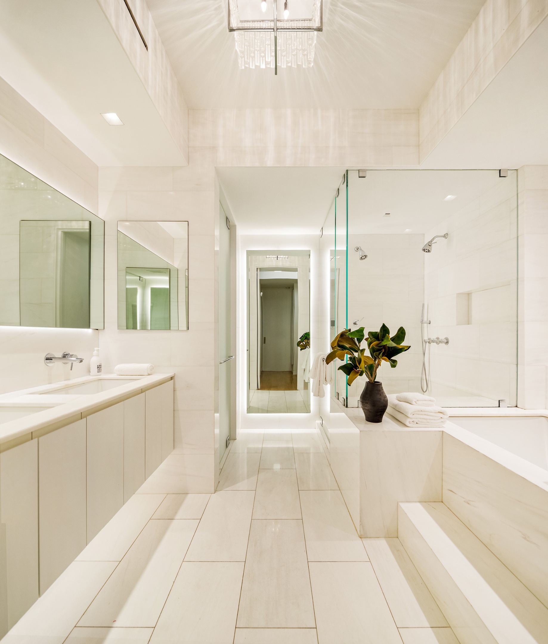 #12 photo, 15 W 17th Street, Flatiron , NY 10011